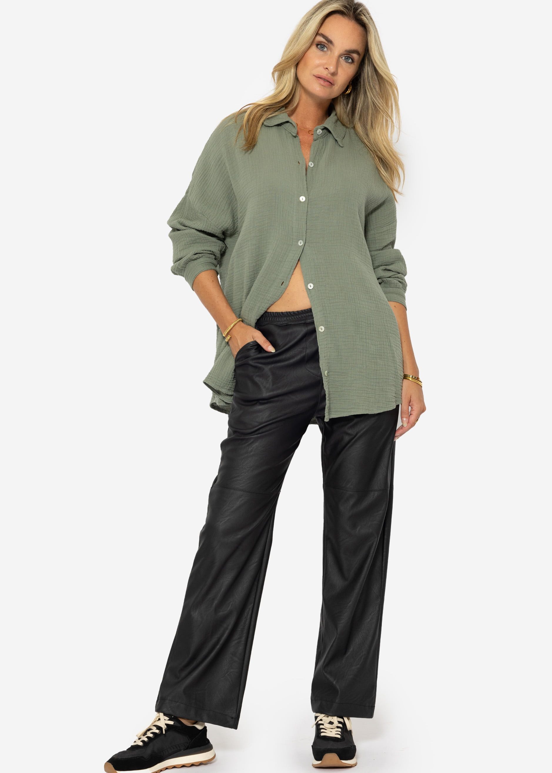 SASSYCLASSY Langarmbluse Oversize Musselin Bluse Damen kurz Langarm Elegant Hemdbluse lang aus Baumwolle mit V-Ausschnitt, One Size (Gr. 36-48)