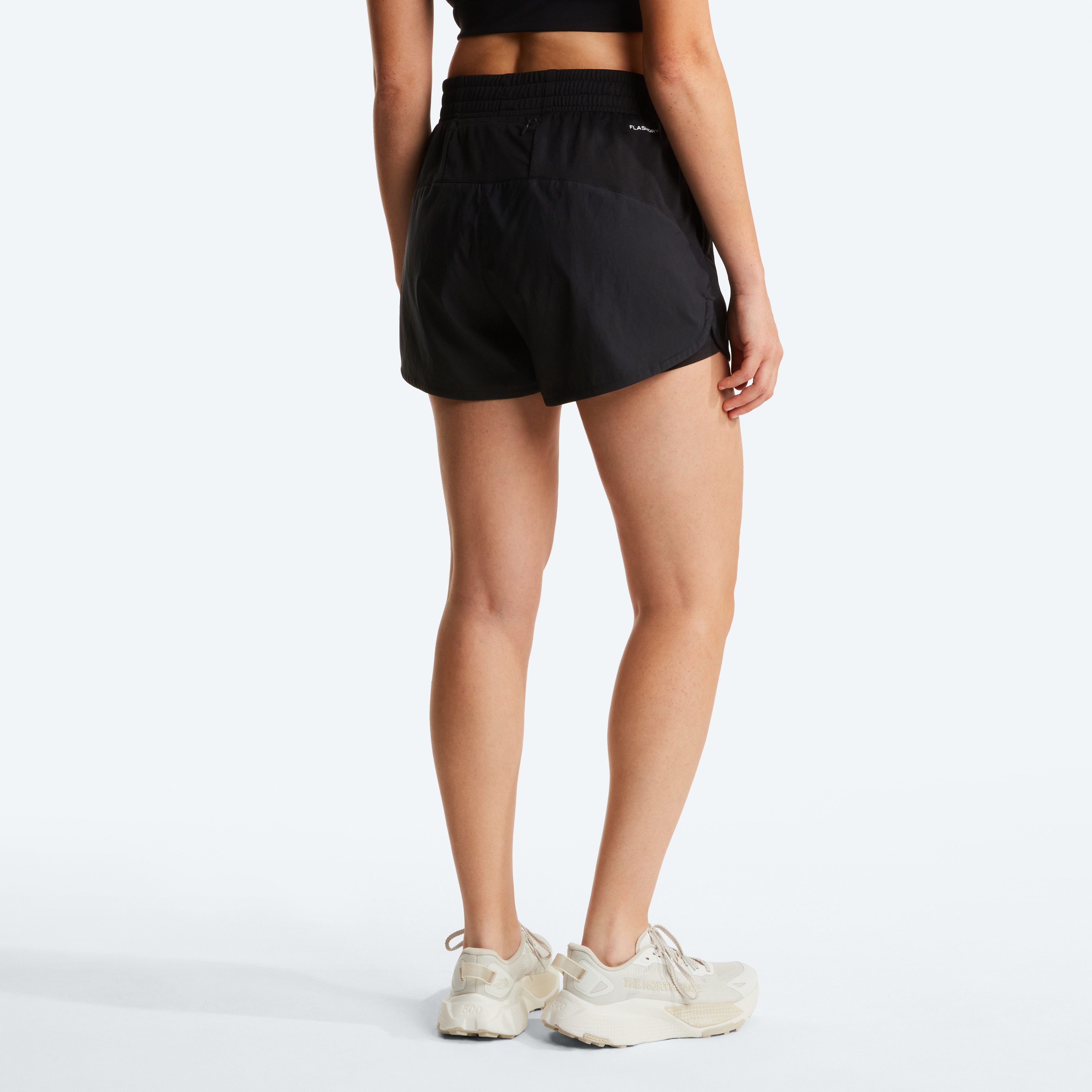 The North Face Trainingsshorts W FLEX 2 IN 1 SHORT sportlicher Stil, für Fitness und sportliche Aktivitäten