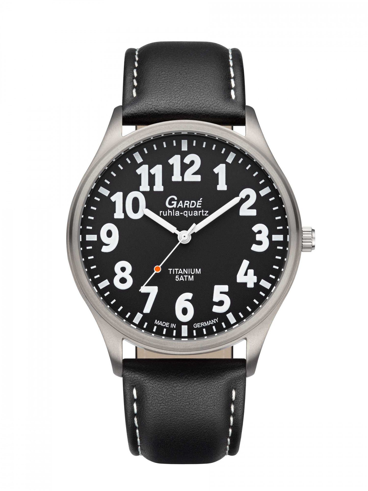 UMR Ruhla Quarzuhr Titan Herrenuhr, 42 mm, schwarzes Lederband, gut ablesbar, 17-74, leicht & robust, klassisches Design - Made in Germany