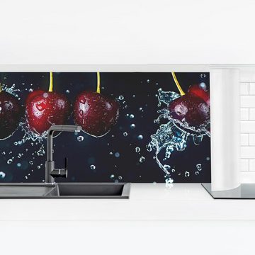 Bilderdepot24 Küchenrückwand schwarz dekor Obst Wandpaneel Küche Frische Kirschen, (1-tlg., Nischenrückwand - für Fliesenspiegel ohne Bohren - matt), Spritzschutz Rückwand Küche Herd - Folie selbstklebend versch. Größen