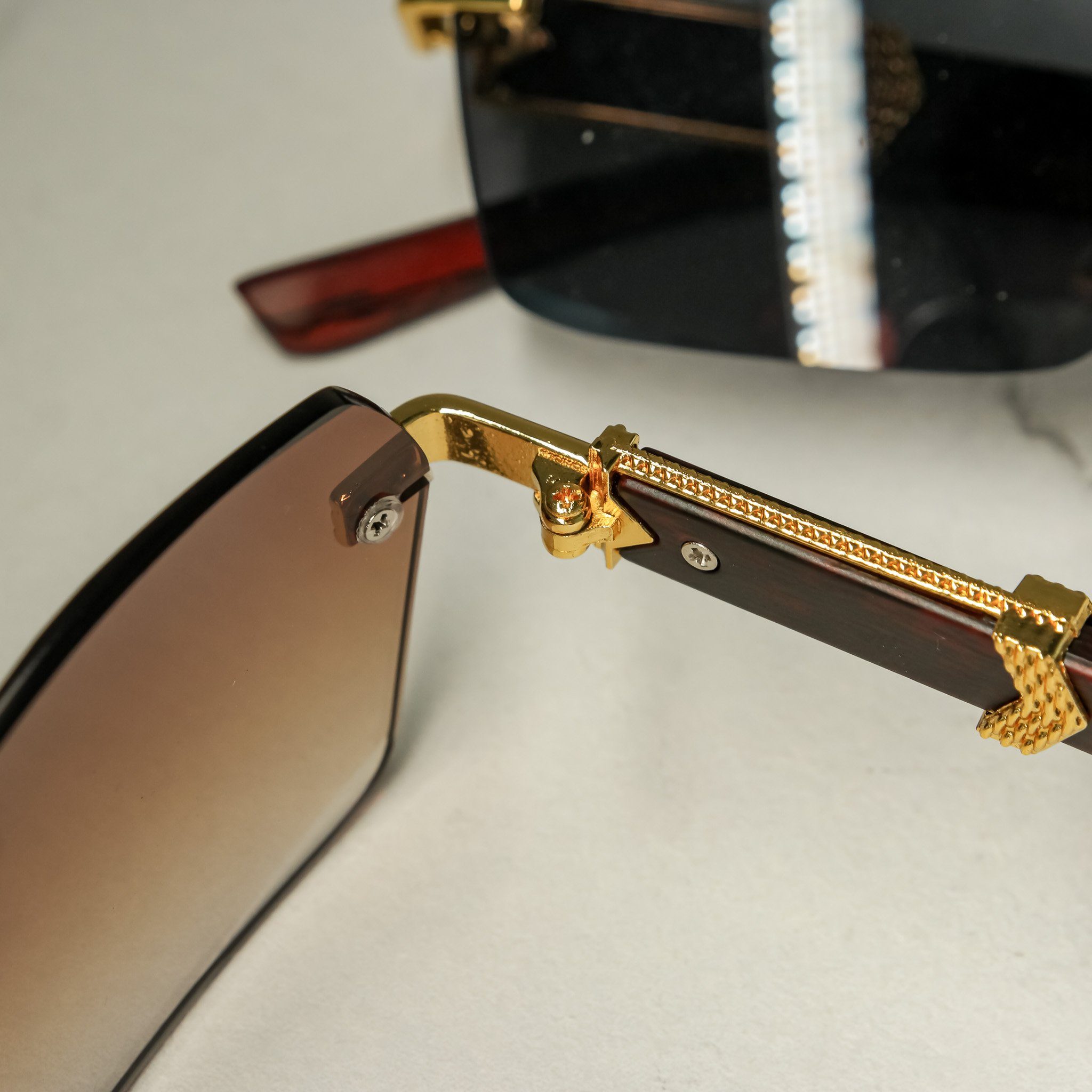 salazar.plus Sonnenbrille Randlos Rechteckig Unisex 2 Farben Rahmenlos Damen Herren Brille