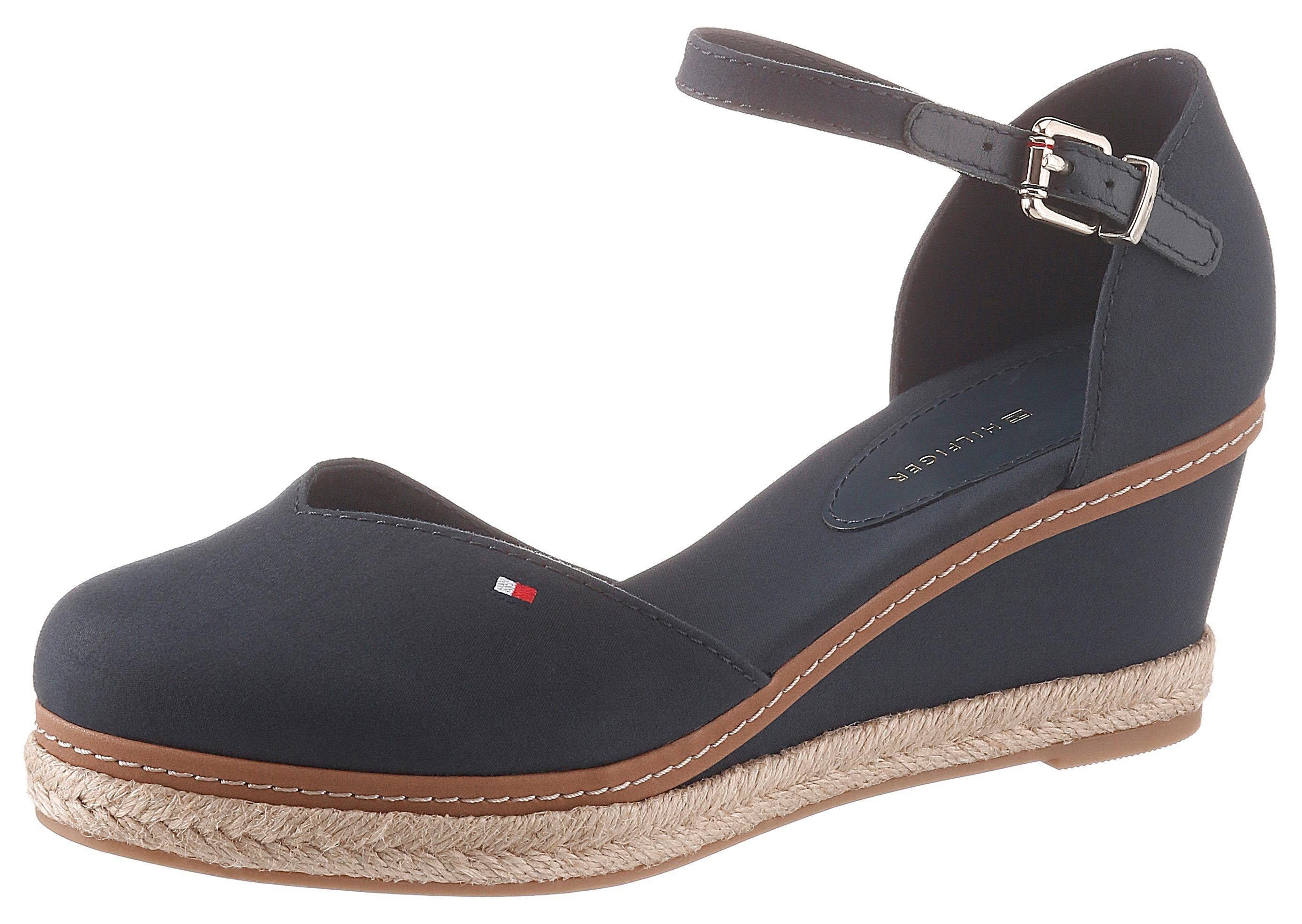 Tommy Hilfiger BASIC CLOSED TOE MID WEDGE Spangenpumps, Riemchensandale, Keilabsatz, Sommerschuh, mit verstellbarer Schnalle