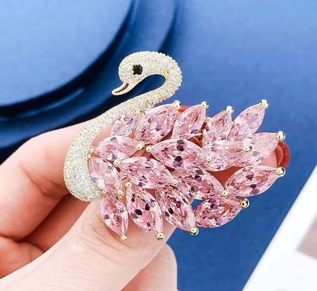 MayTree Brosche "Schwan",rosa (Stück, 1-tlg), Metallbrosche mit Glassteinen und Strass in Form eines Schmetterlings