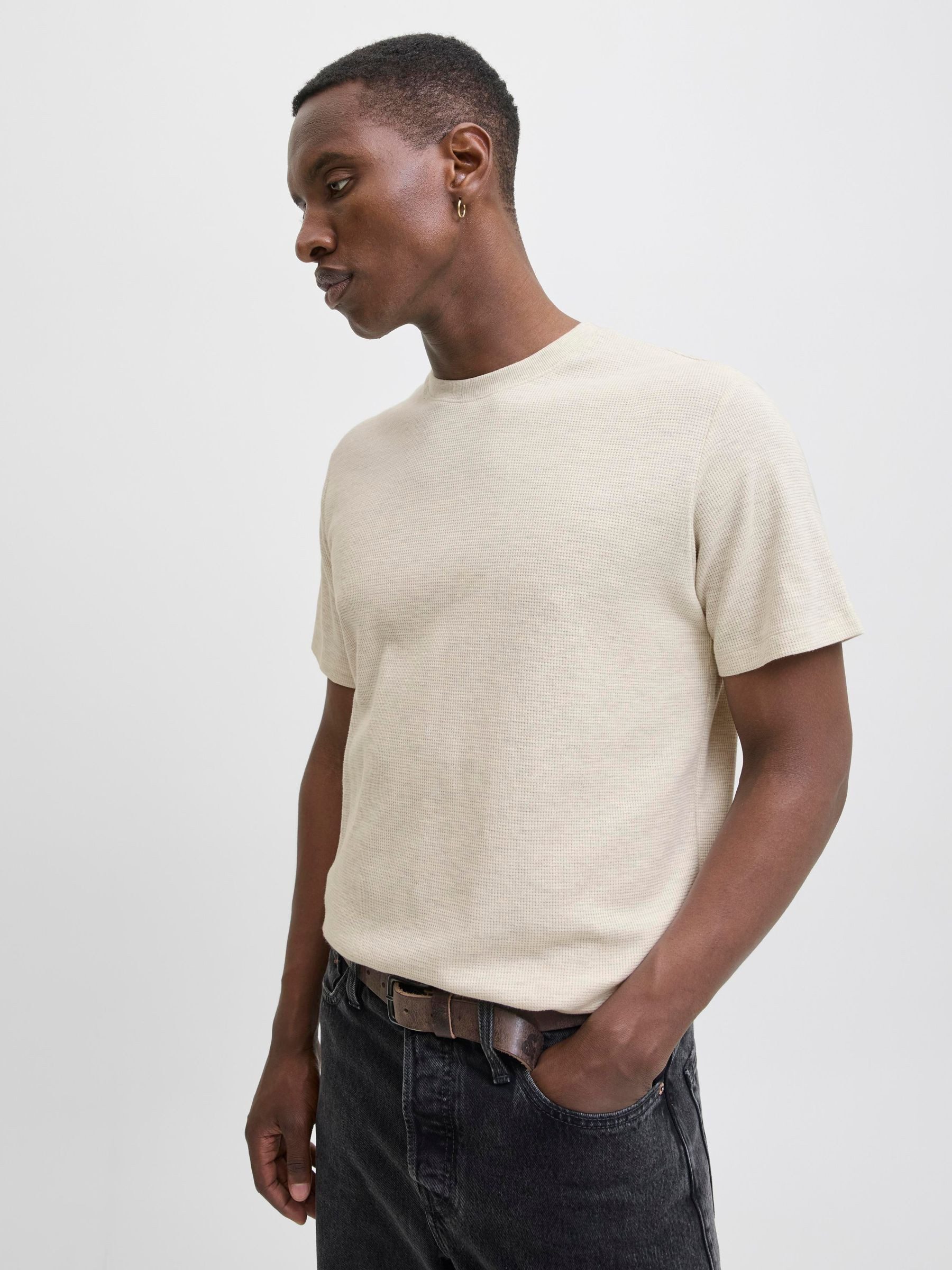 Jack & Jones Rundhalsshirt JJEAUSTIN TEE SS NOOS Materialmix, relaxed fit – Bild 3 von 5