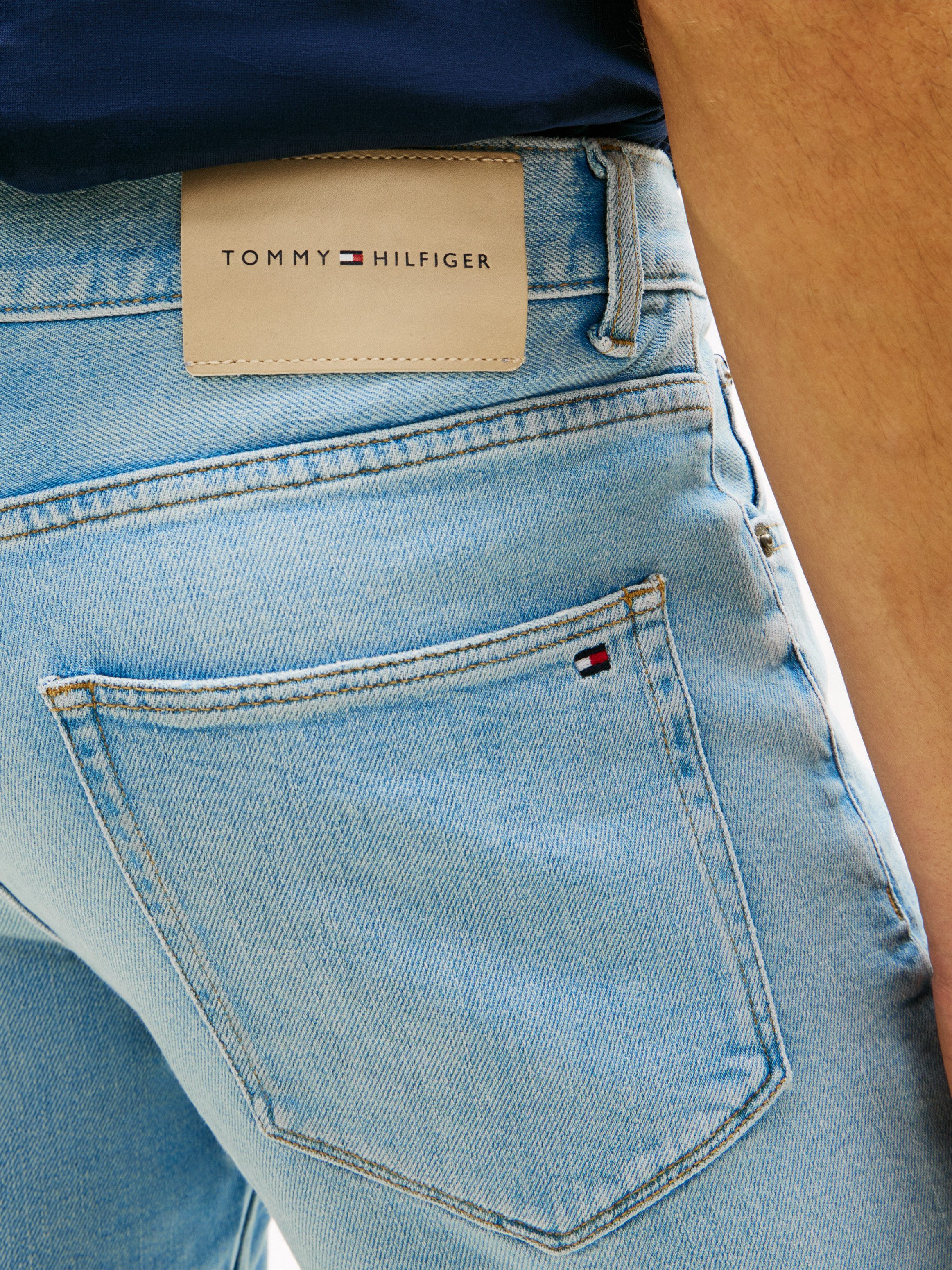 Tommy Hilfiger Jeansshorts DENTON Straight Leg Fit mit Fade-Effekt günstig online kaufen