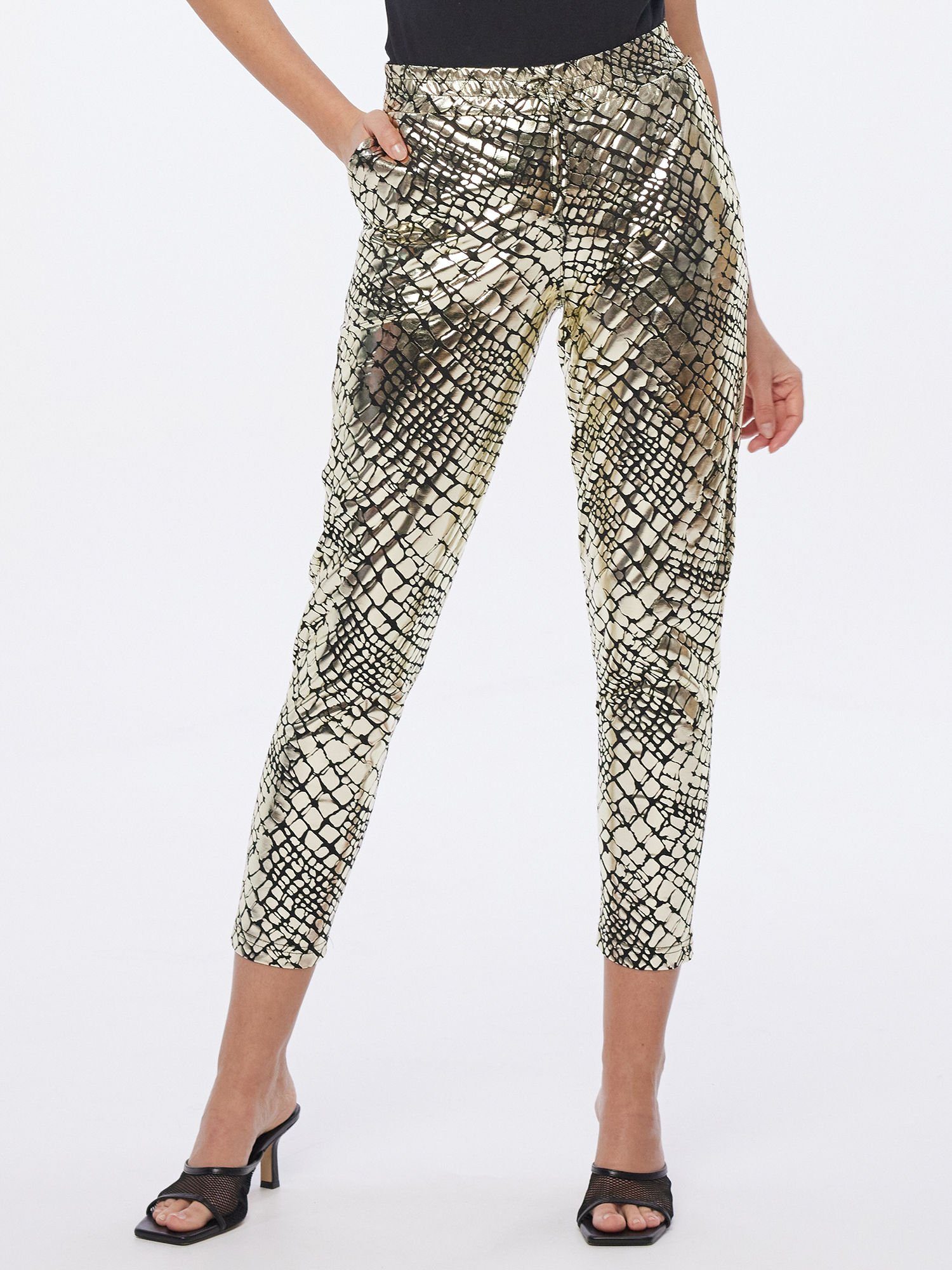 Sarah Kern Schlupfhose Sweathose figurumspielend mit goldfarbenen Akzenten günstig online kaufen