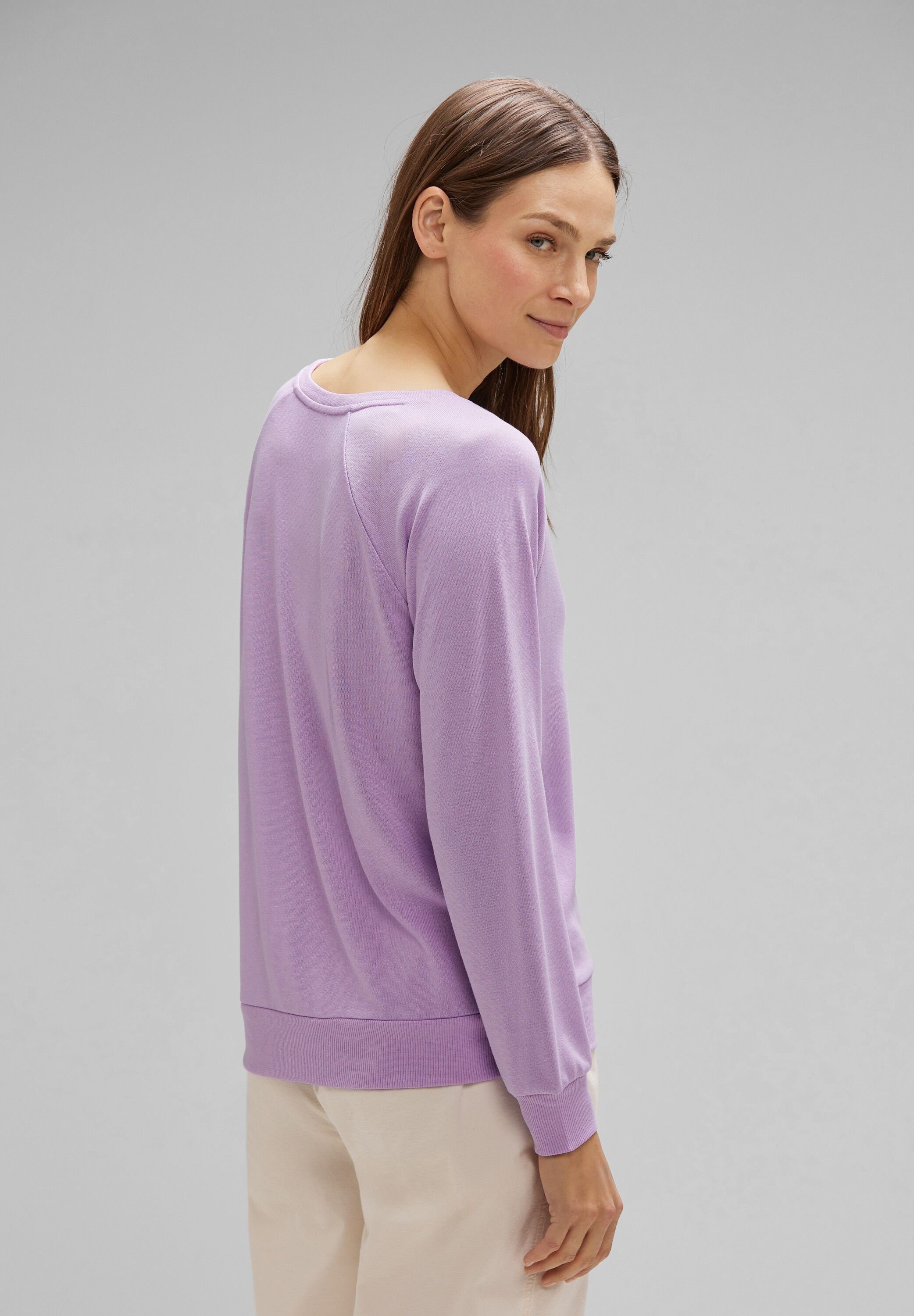 abgerundetem STREET V-Ausschnitt pure lilac V-Shirt soft mit ONE