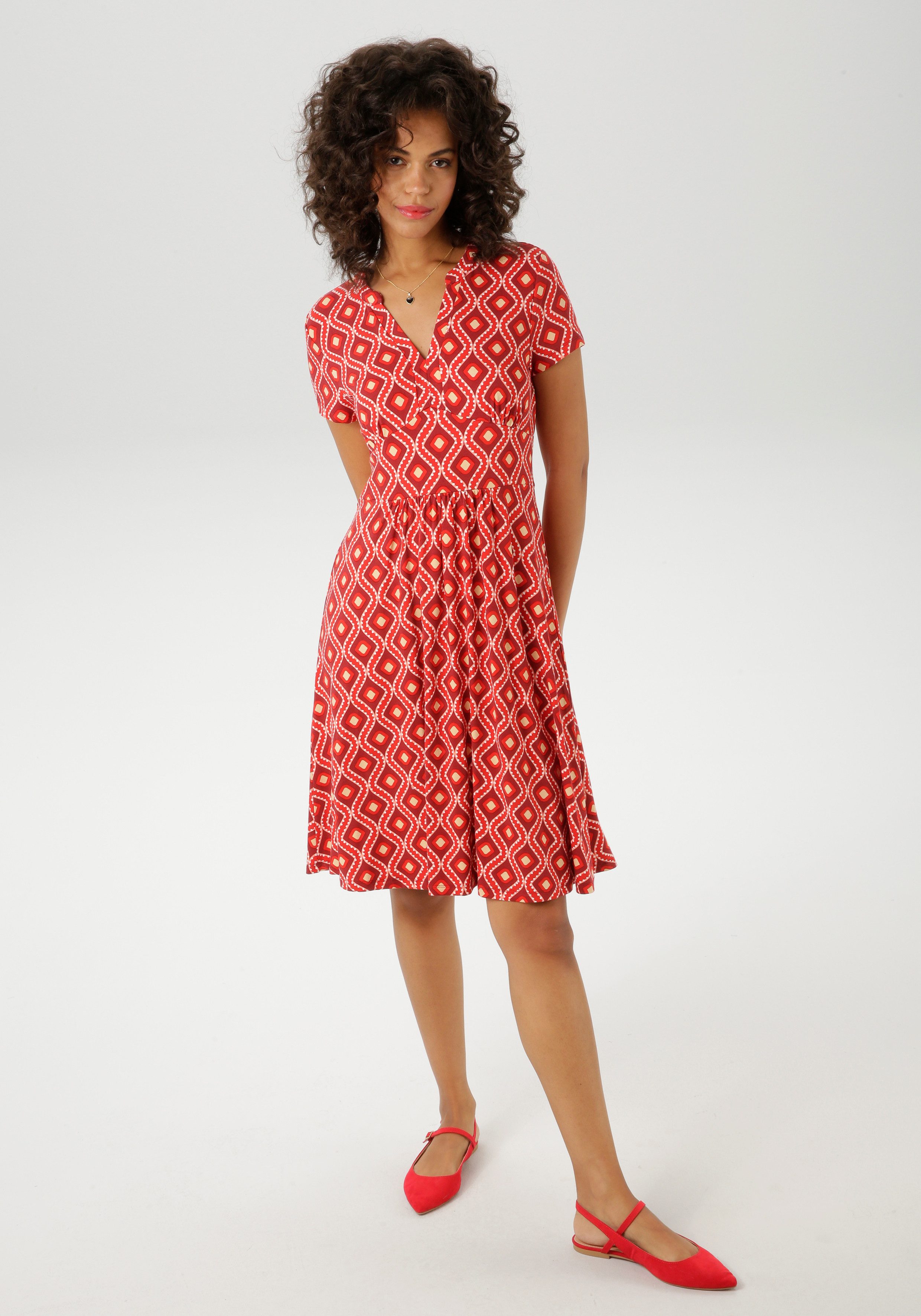 Aniston CASUAL Sommerkleid, mit farbharmonischem Retro-Druck günstig online kaufen
