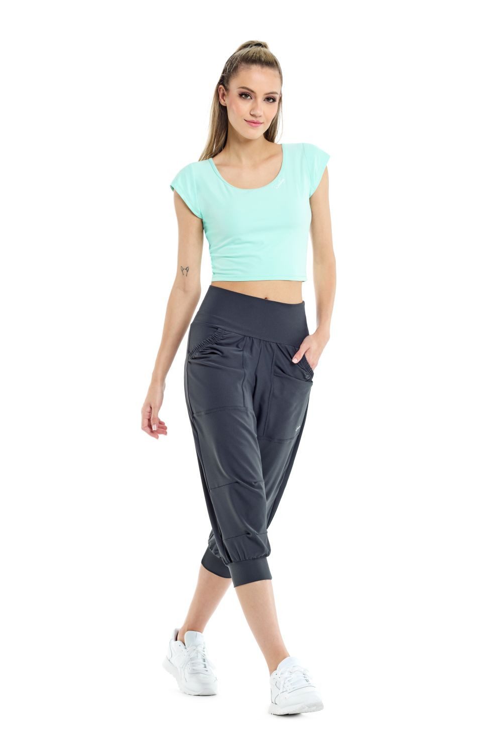 Winshape Crop-Top AET137LS Functional Light and Soft Cropped