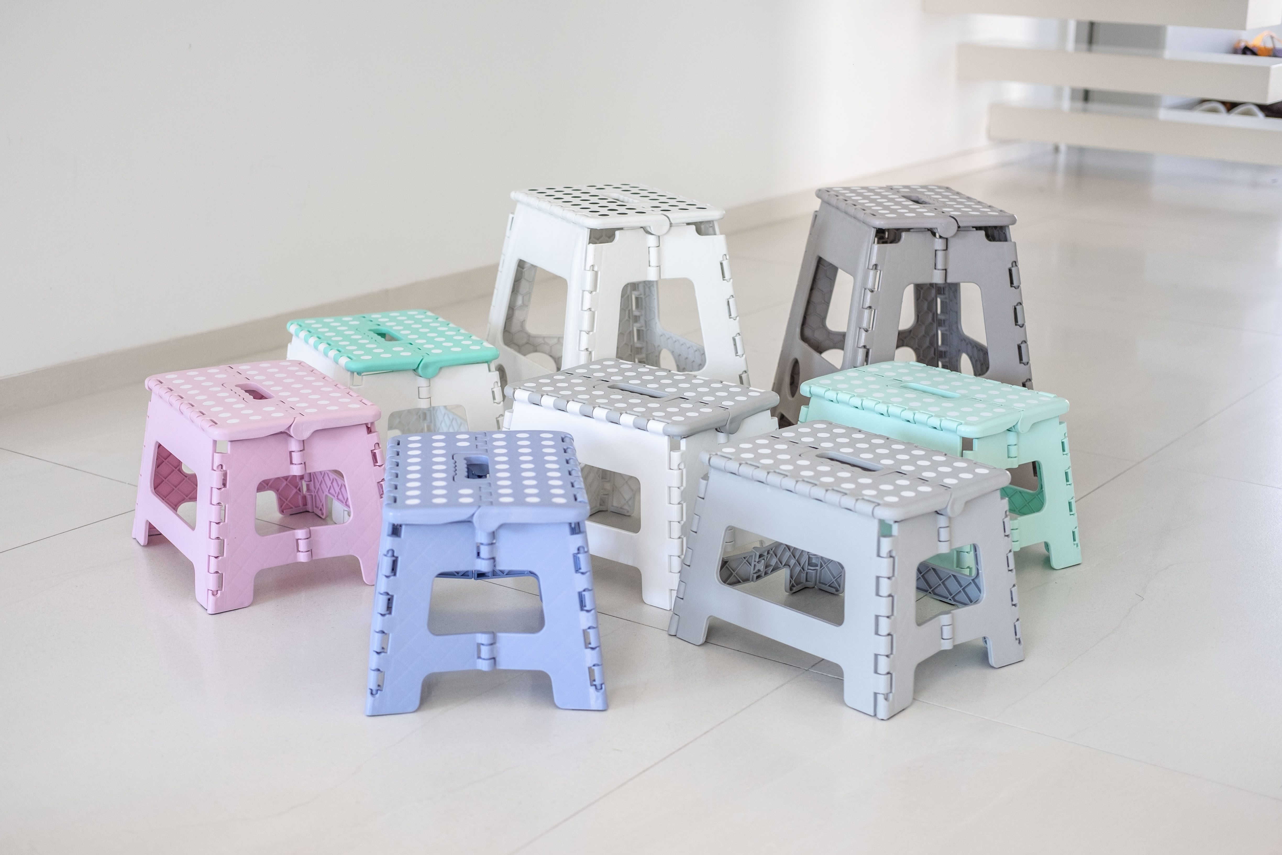 HH-Haushalt Klapptritt Klapphocker, Klapptritt, Tritthocker Schwarz Faltbar H 22cm bis 150KG