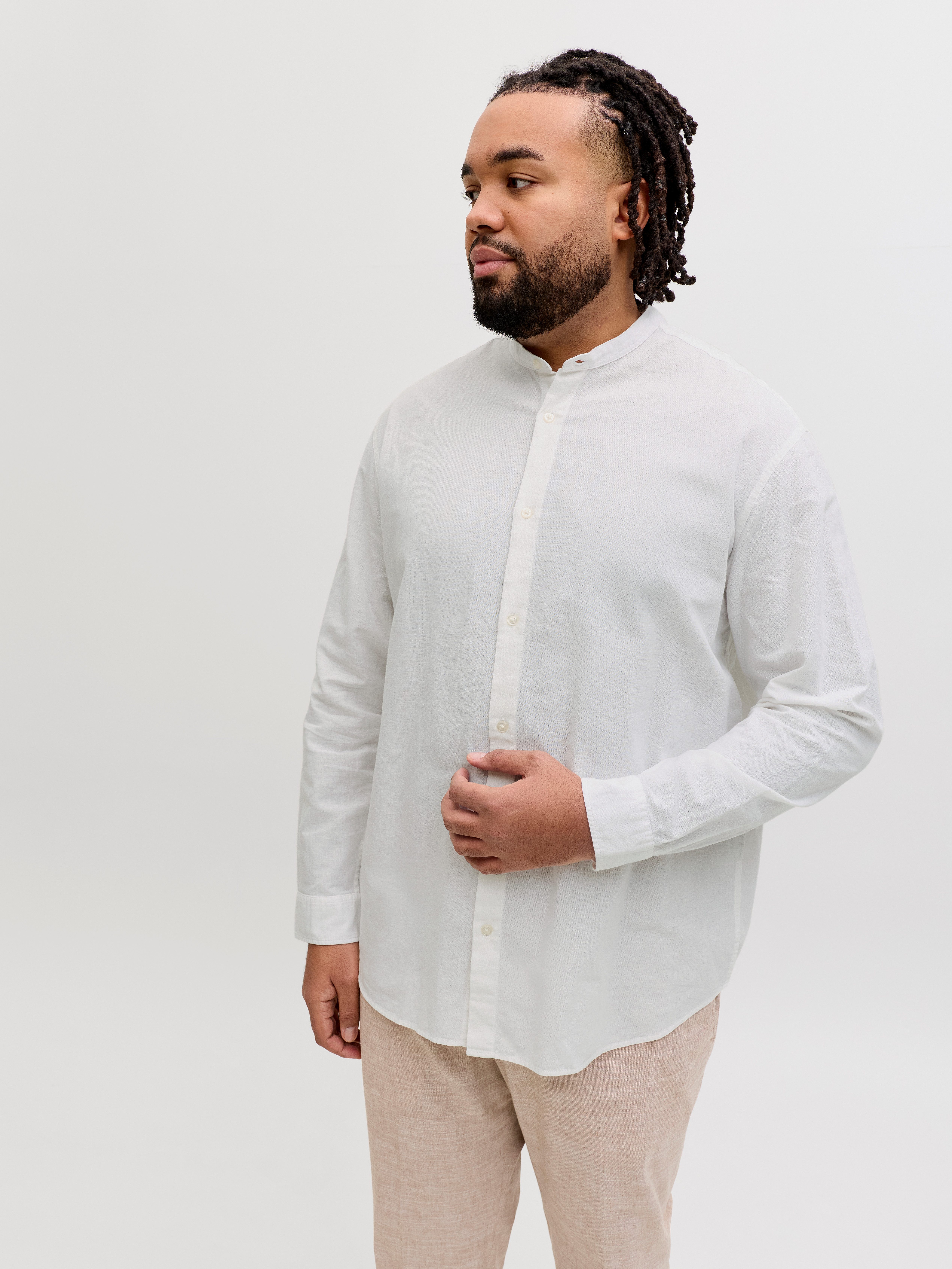 Jack & Jones PlusSize Langarmhemd JJEBREEZE LINEN BLEND BAND SHIRT L PLS mit Stehkragen – Bild 2 von 5