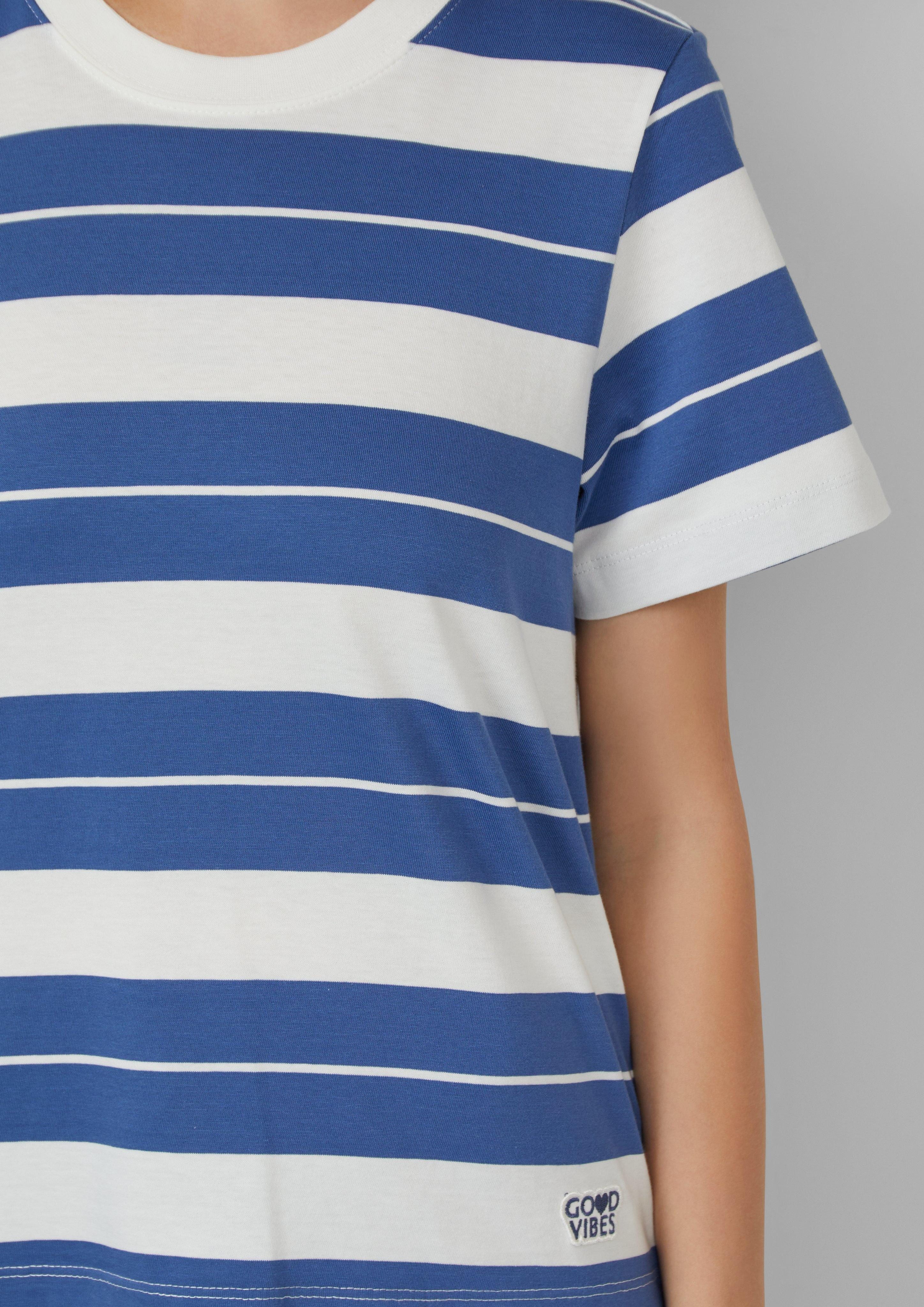 s.Oliver Kurzarmshirt Verkürztes Baumwoll-Streifen-T-Shirt mit Patch günstig online kaufen