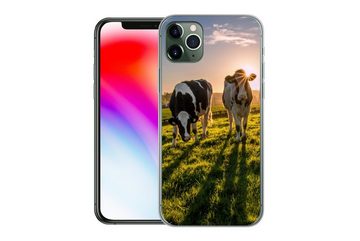 MuchoWow Handyhülle Kühe - Sonne - Gras - Tiere - Bauernhof, Handyhülle Apple iPhone 11 Pro Max, Smartphone-Bumper, Print, Handy