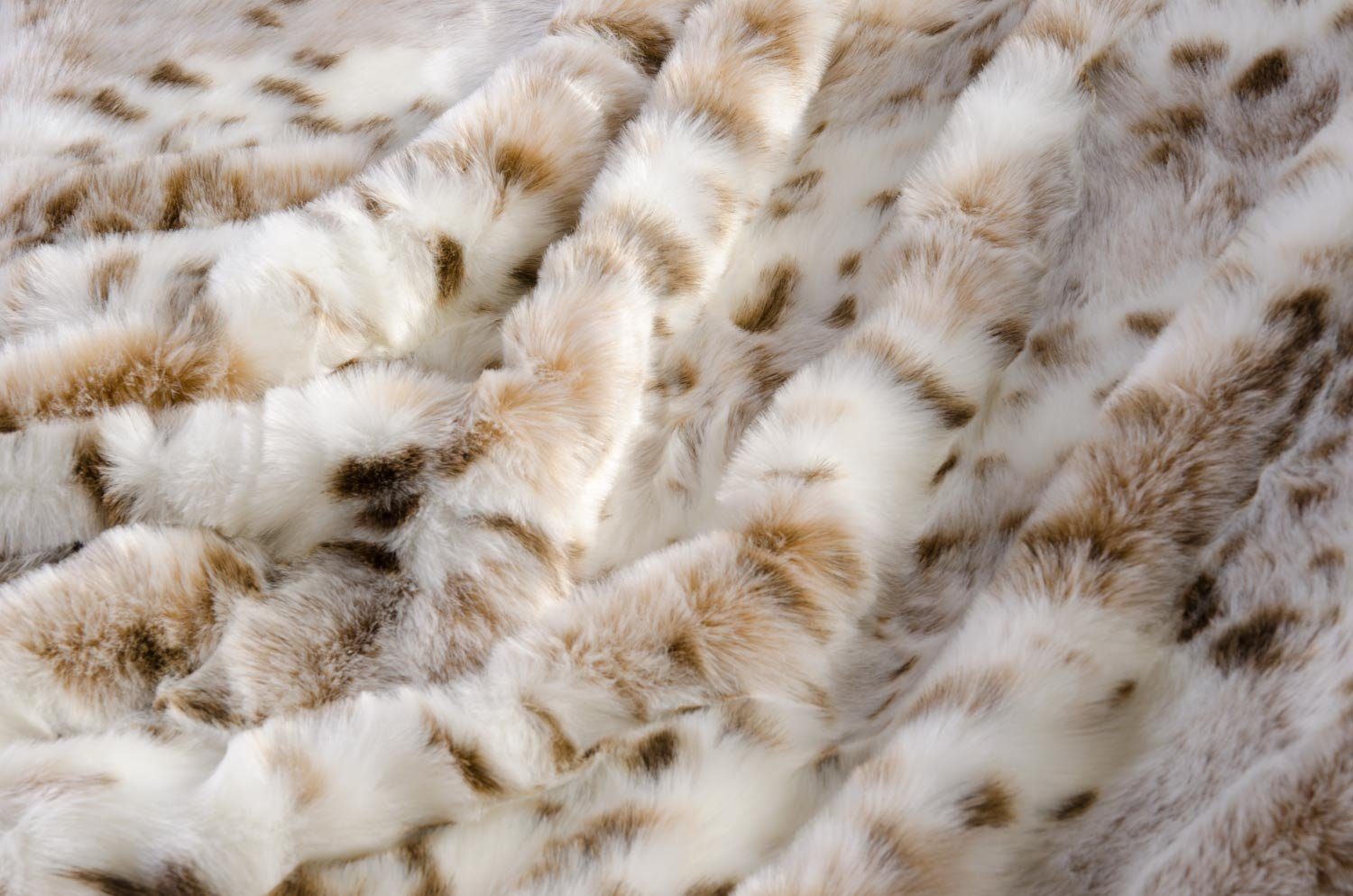Wohndecke Felldecke (Kunstfell) "Schneeleopard", Wohnen und Accessoires GmbH & Co. KG, Pelzoptik – Bild 4 von 5