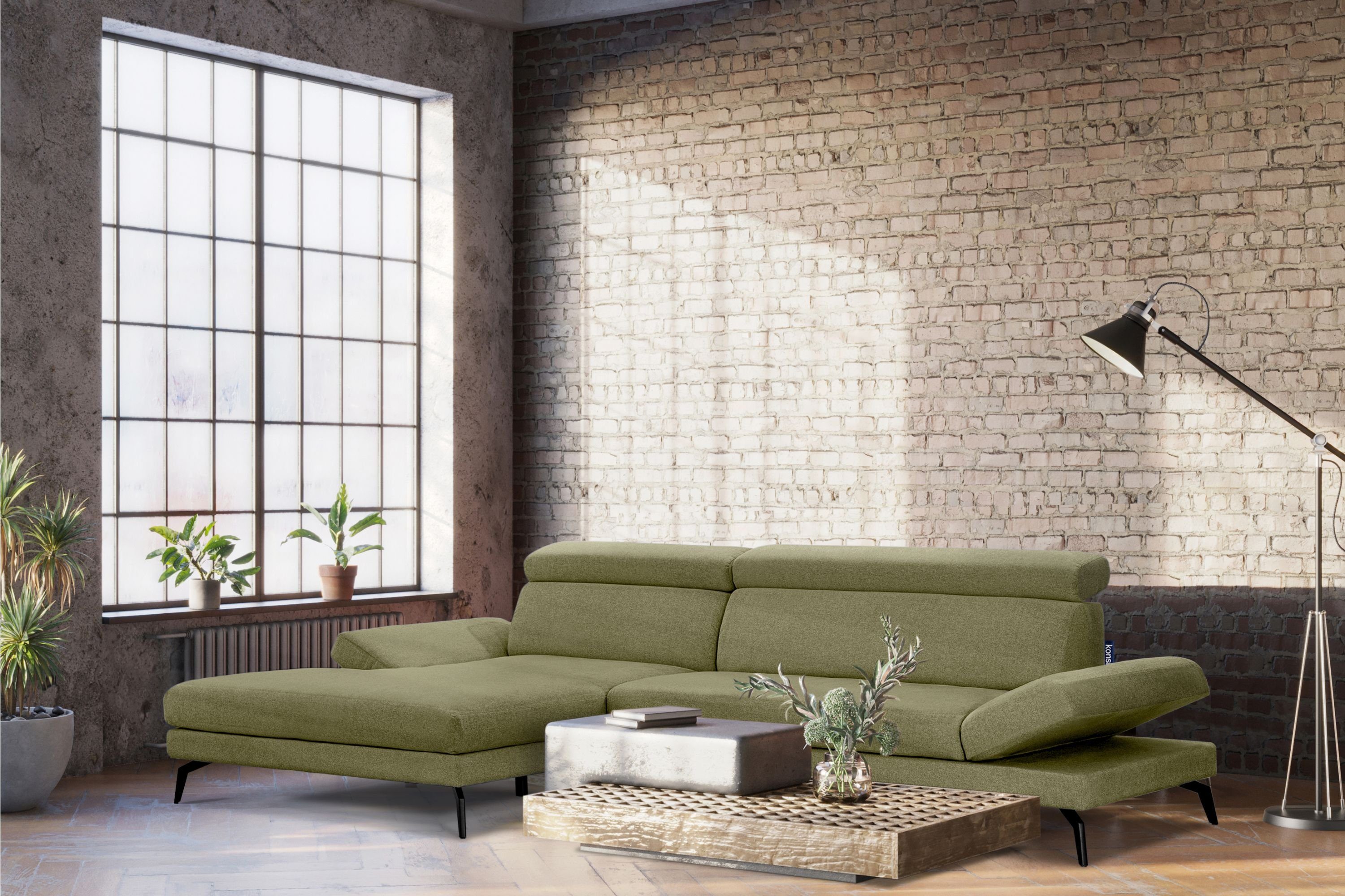 Konsimo Ecksofa RENAR Ecksofa, bewegliche Kopfstützen, bewegliche  Armlehnen, Loft-Stil, hohe Beine