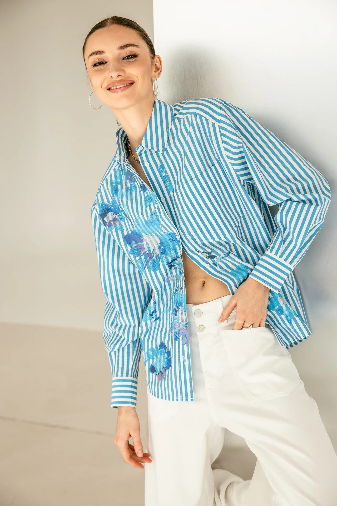 Freeman T. Porter Hemdbluse Chella Bleached Flowers Bluse - gestreifte Hemdbluse mit Blumenprint