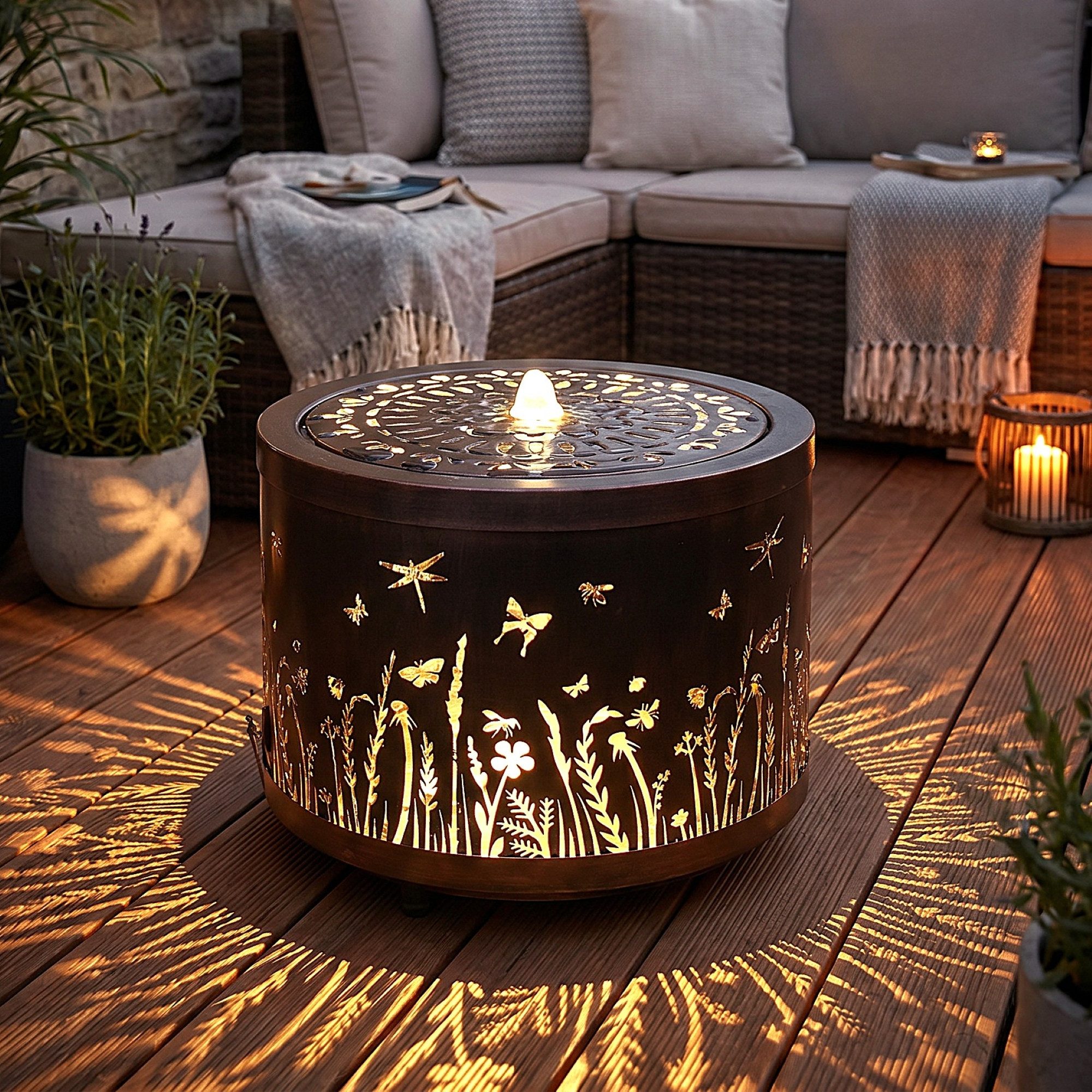 Arnusa Gartenbrunnen Metall Springbrunnen Lichtspiel rund Wasserspiel warmweiß, 45 cm Breite, Gartendekoration, tolles Lichtspiel