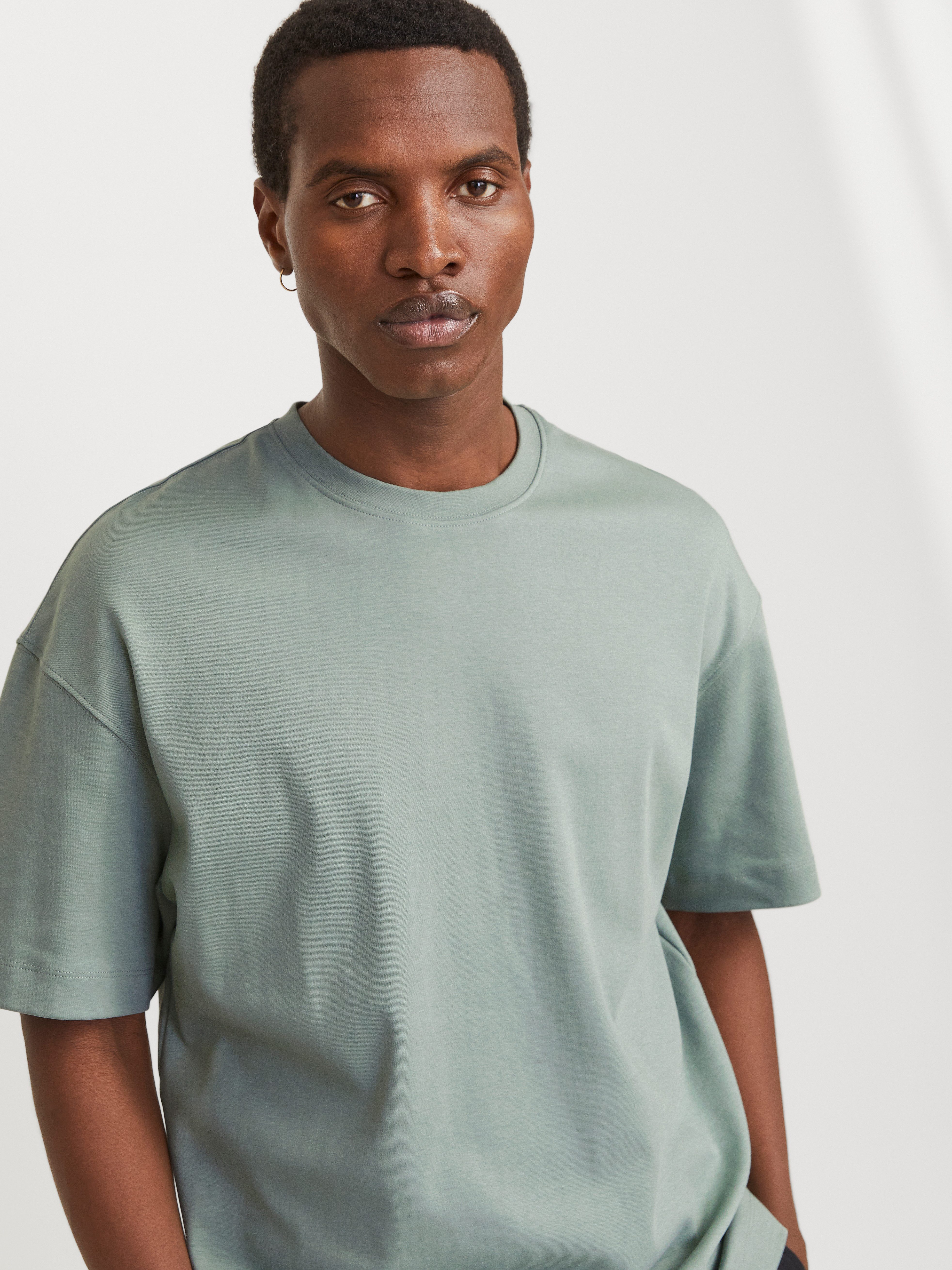 Jack & Jones Rundhalsshirt JJEURBAN EDGE TEE SS O-NECK NOOS mit Rundhalsaus günstig online kaufen
