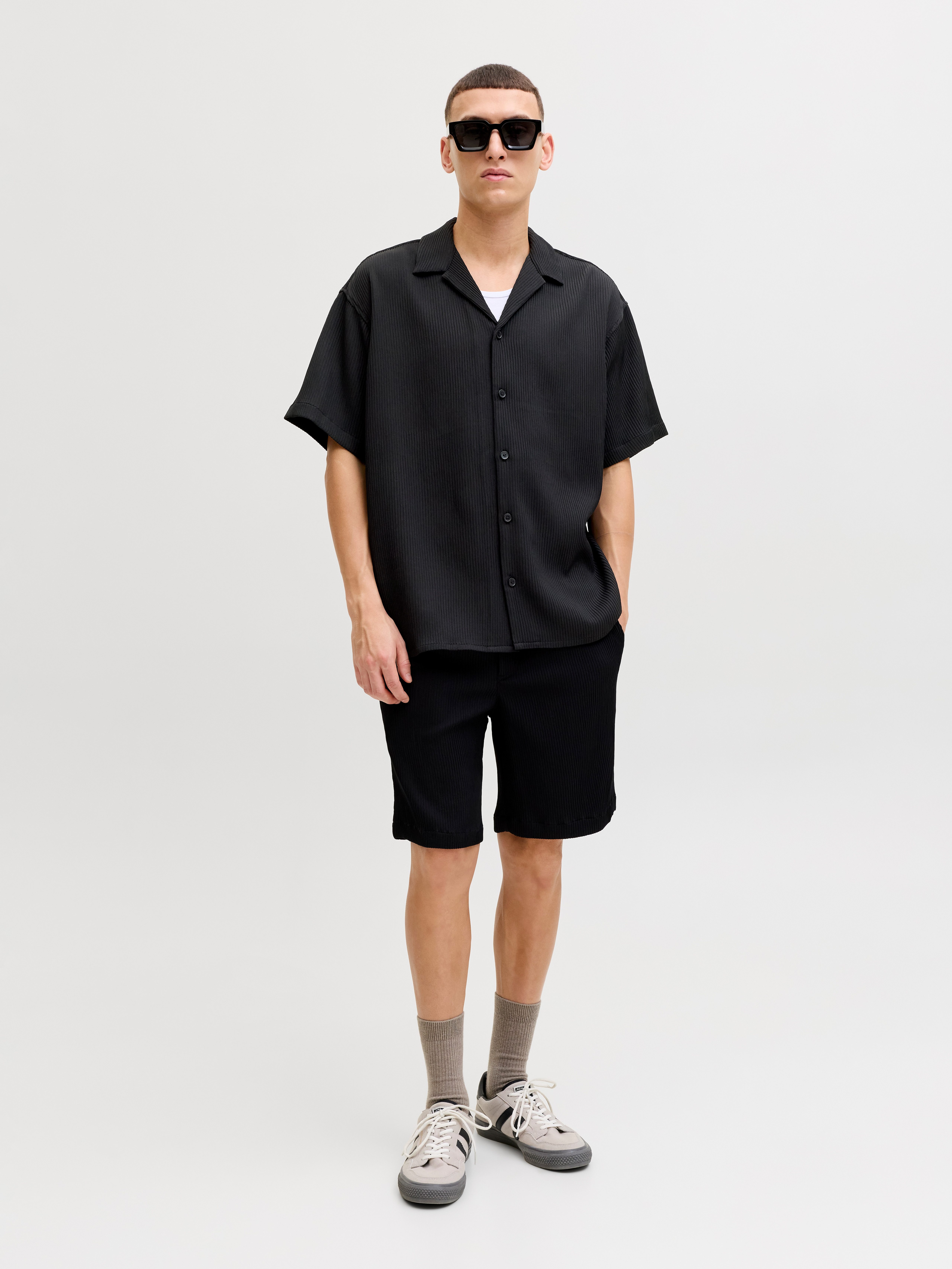 Jack & Jones Kurzarmhemd JJEHARRISON RESORT SHIRT SS SN Materialmix mit Stretch, loose fit – Bild 5 von 5