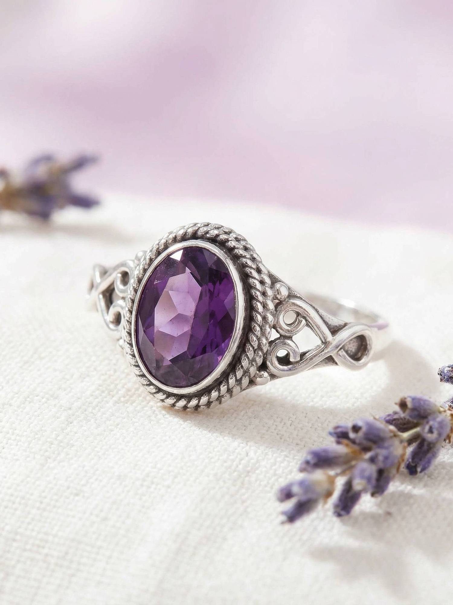 mantraroma Silberring BAGHIMI oval aus 925 Silber mit Amethyst facettiert (Ring mit Schmuckbeutel), Damenring aus 925er Silber