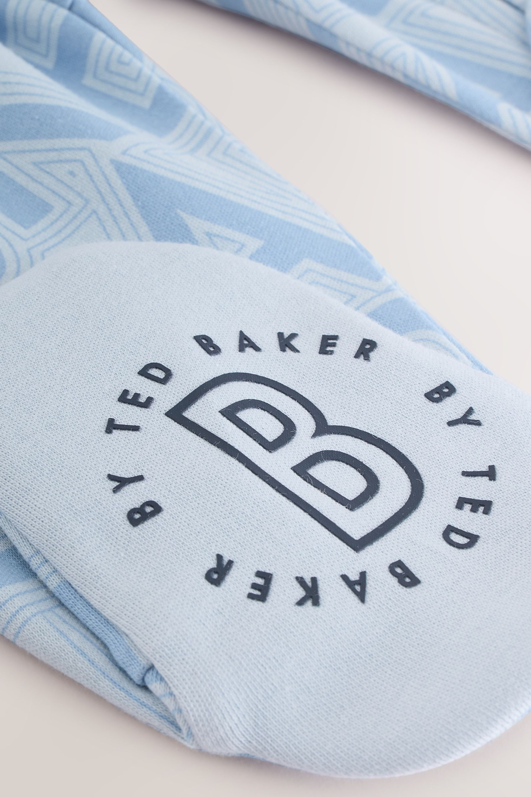 Baker by Ted Baker Schlafoverall Baker by Ted Baker Schlafanzug, Mütze, Lätzchen (3-tlg)