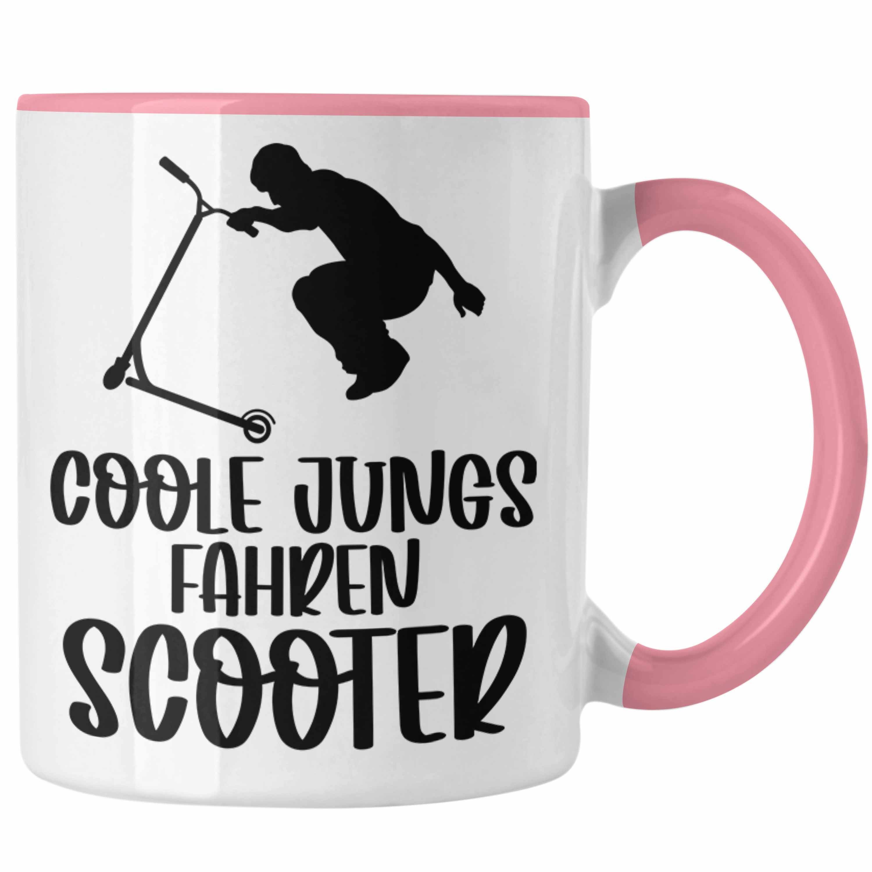 Trendation Tasse Trendation - Scooter Roller Fahrer Geschenk Tasse Scooterfahrer Geschenkidee Scooting Geschenkidee Jungs Profi Scooterfahrer Pro Grafik Stunts Jungen Rosa