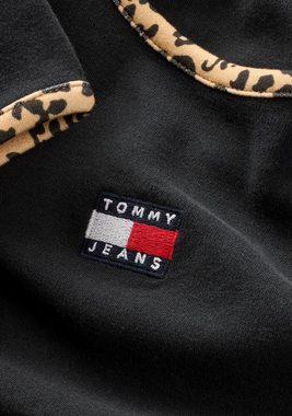 Tommy Jeans Jerseykleid TJW BODYCON LEO BINDING DRESS im modischem Animal Print