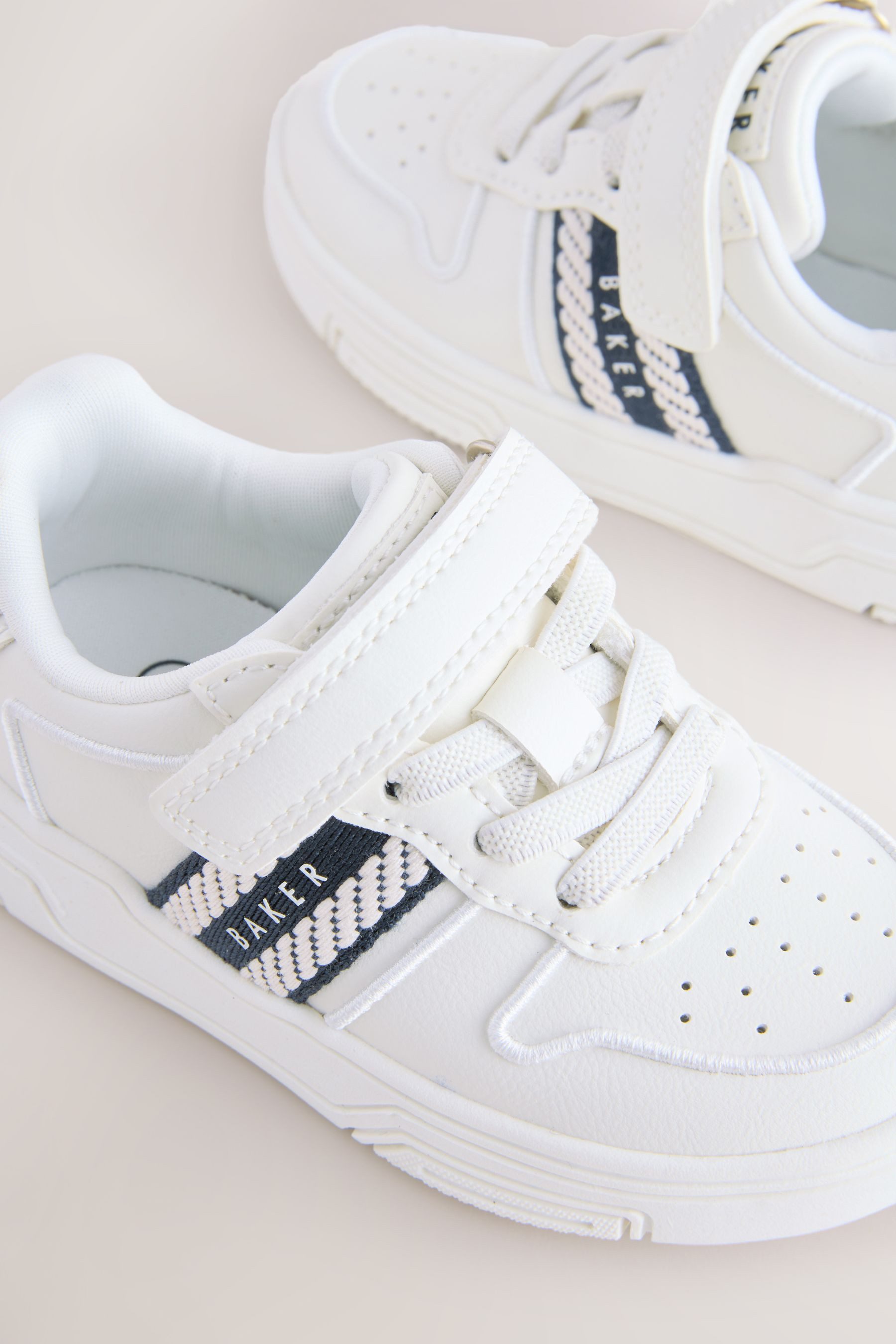 Baker by Ted Baker Baker by Ted Baker klobige Sneaker mit Logoband Sneaker (1-tlg)