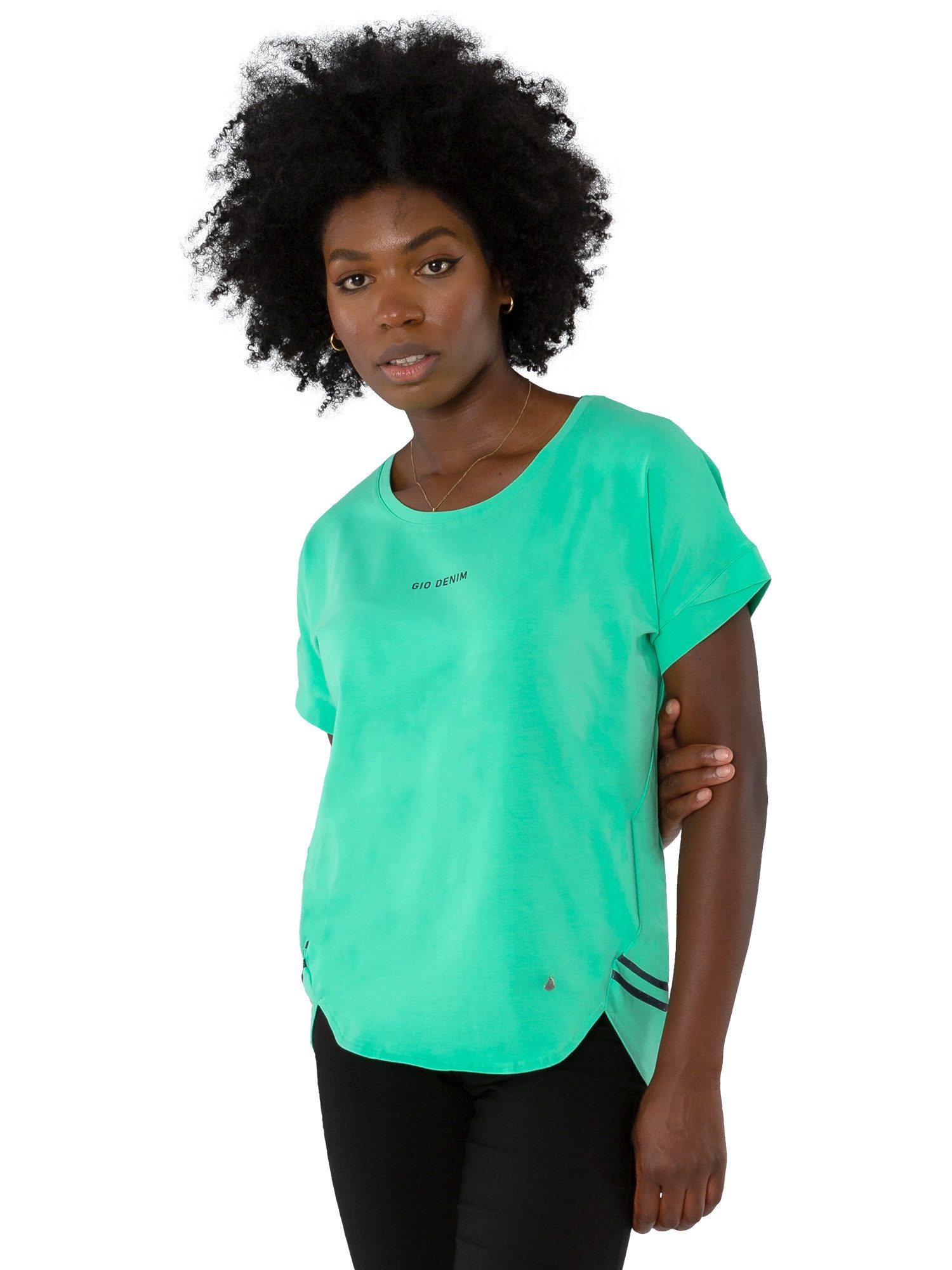 Gio Milano Kurzarmshirt G30-1112 mit feinem Label-Print mit seitlich vorverlegten Nähten für modernen Schnitt