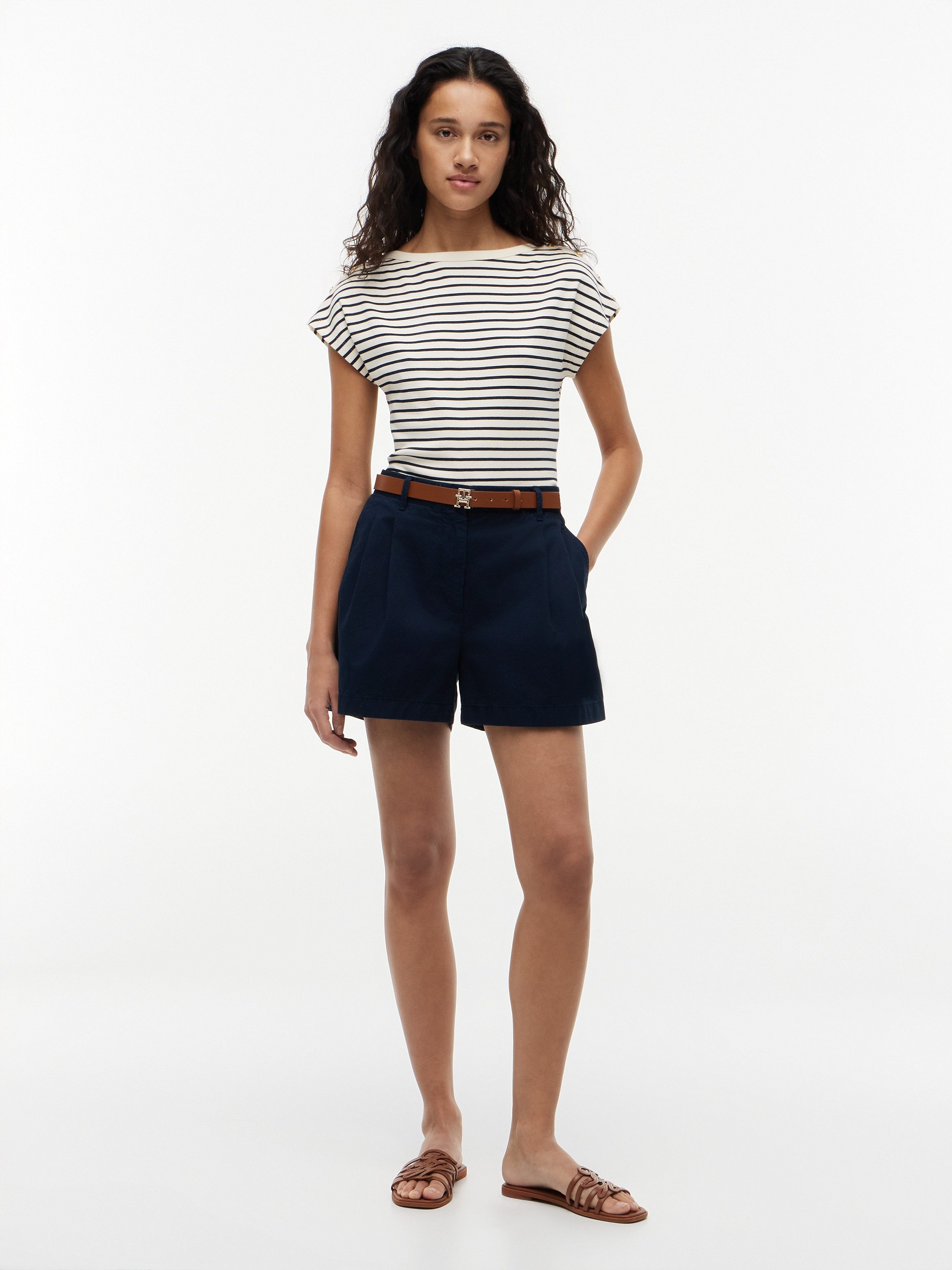 Tommy Hilfiger Kurzarmshirt GOLD BTN CAP-SLV BOAT-NK TEE Baumwolle, mit goldfarbenen Knöpfen – Bild 4 von 5