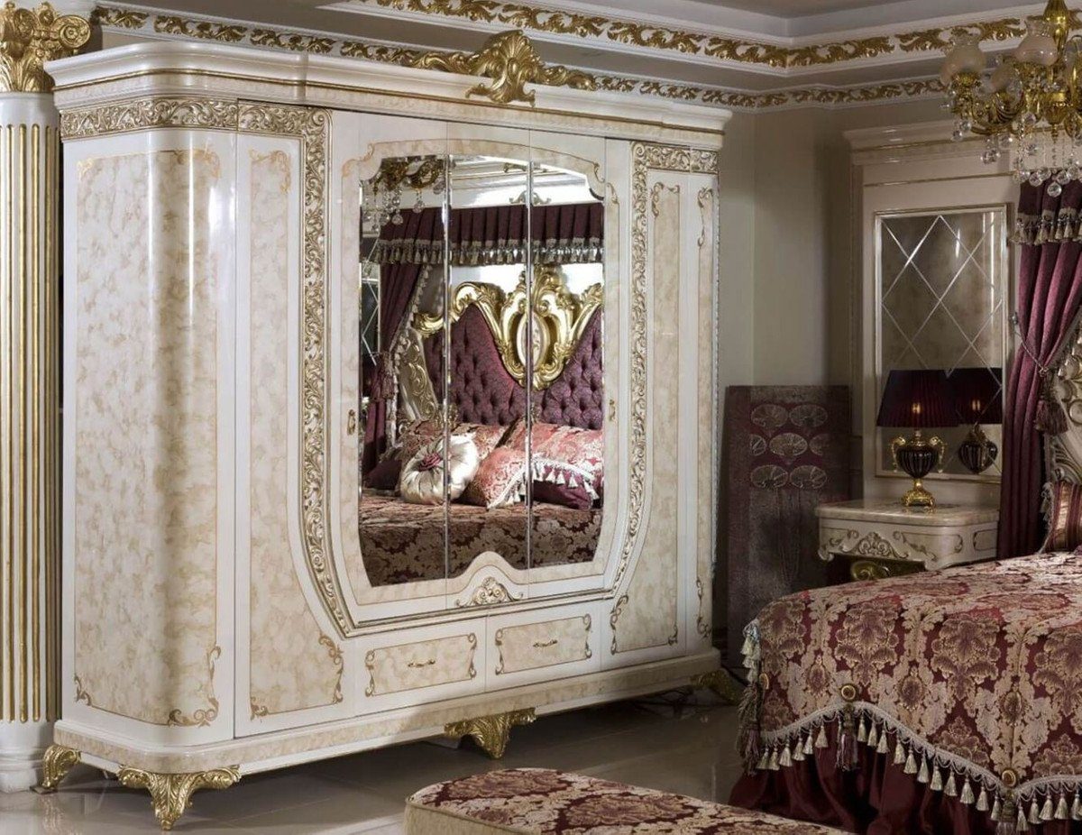 Casa Padrino Kleiderschrank Luxus Barock & - Weiß Möbel Edel - Beige - Massivholz Barock / Prunkvoll Prunkvoller Kleiderschrank Hotel Schlafzimmer Schlafzimmerschrank im & Gold / Barockstil