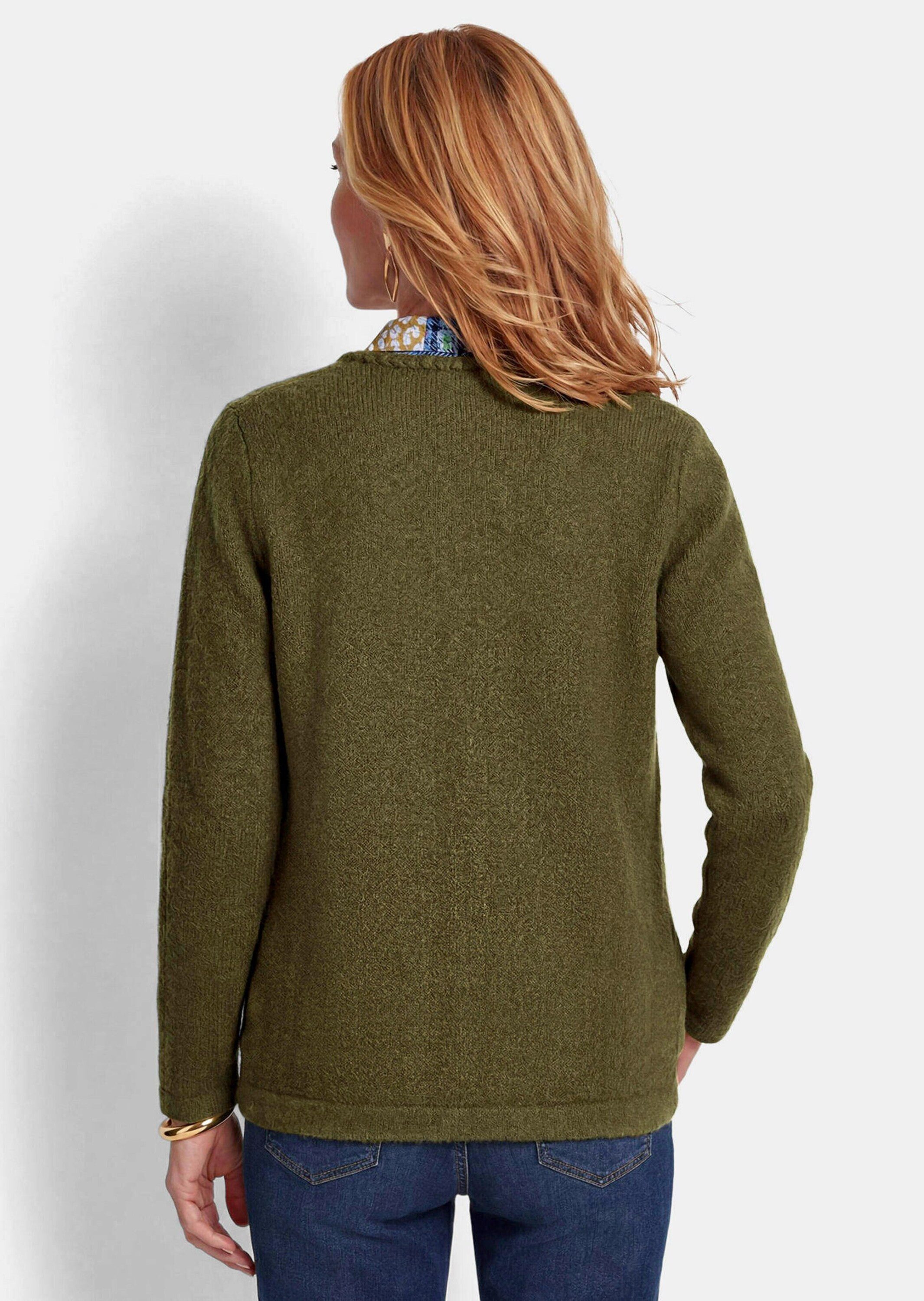 GOLDNER Strickjacke Strickcardigan mit Häkchenverschluss Flauschige Strickjacke mit umhäkelten Kanten, aufgesetzte Taschen
