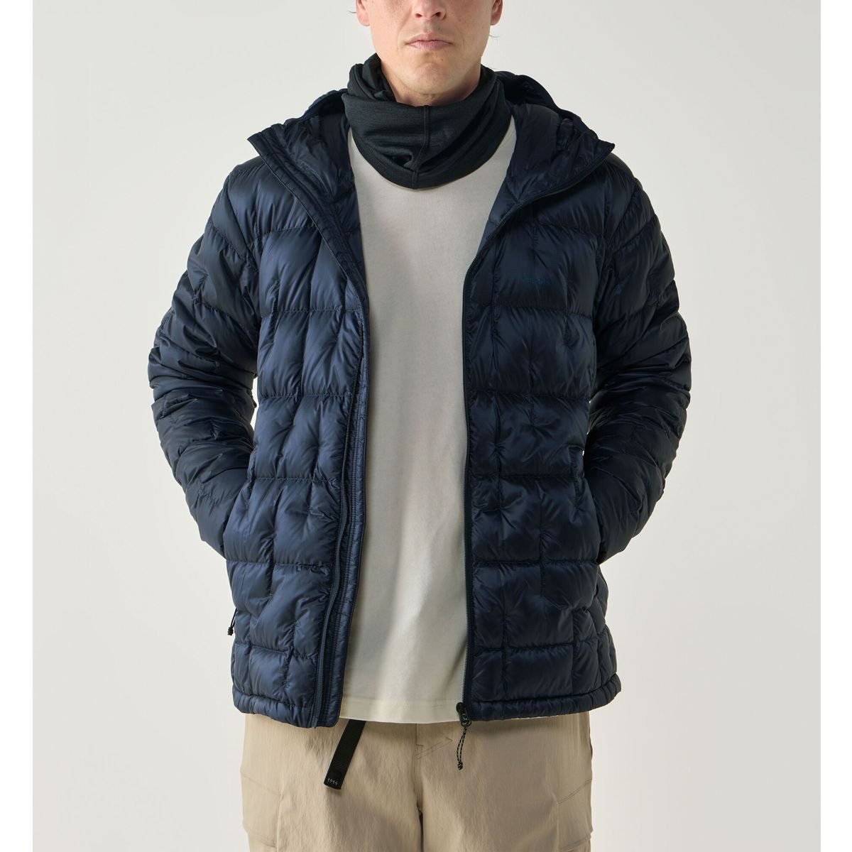 Haglöfs Daunenjacke Hede Down Hood Men Leichte und wärmende Daunenjacke mit verstellbarer Kapuze