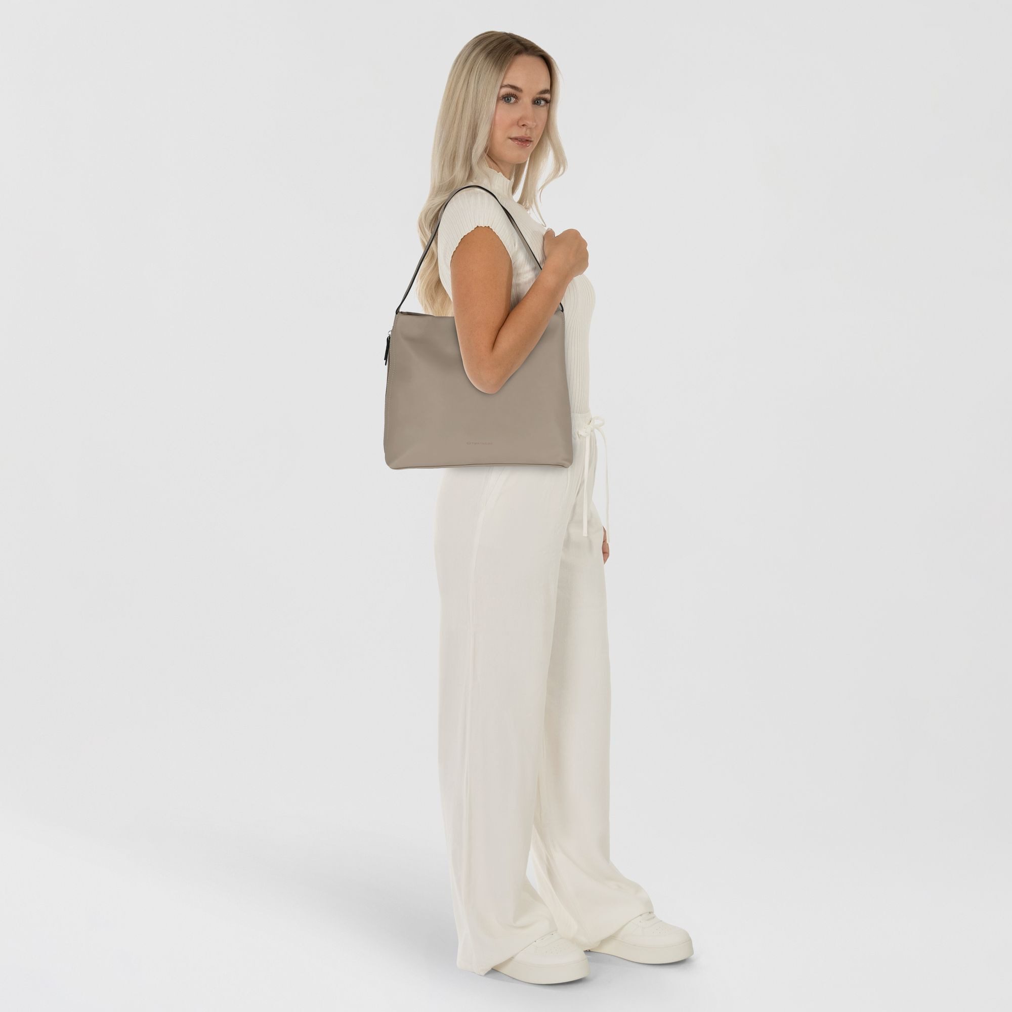 TOM TAILOR Schultertasche Yuma, Polyurethan günstig online kaufen