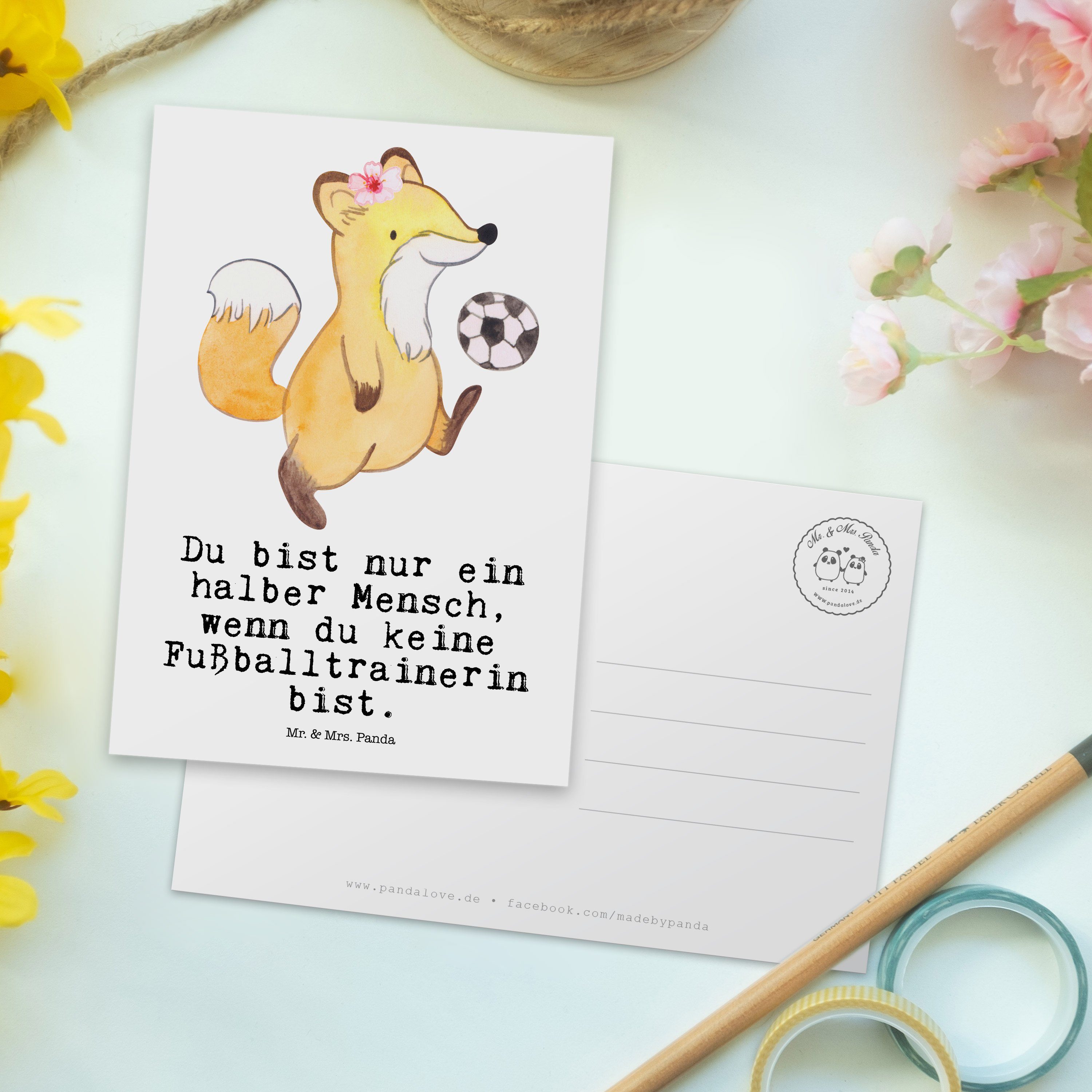 Mr. & Mrs. Panda Postkarte Gebur Fußballtrainerin mit Danke, - Geschenk, Herz Weiß Dankeschön, 