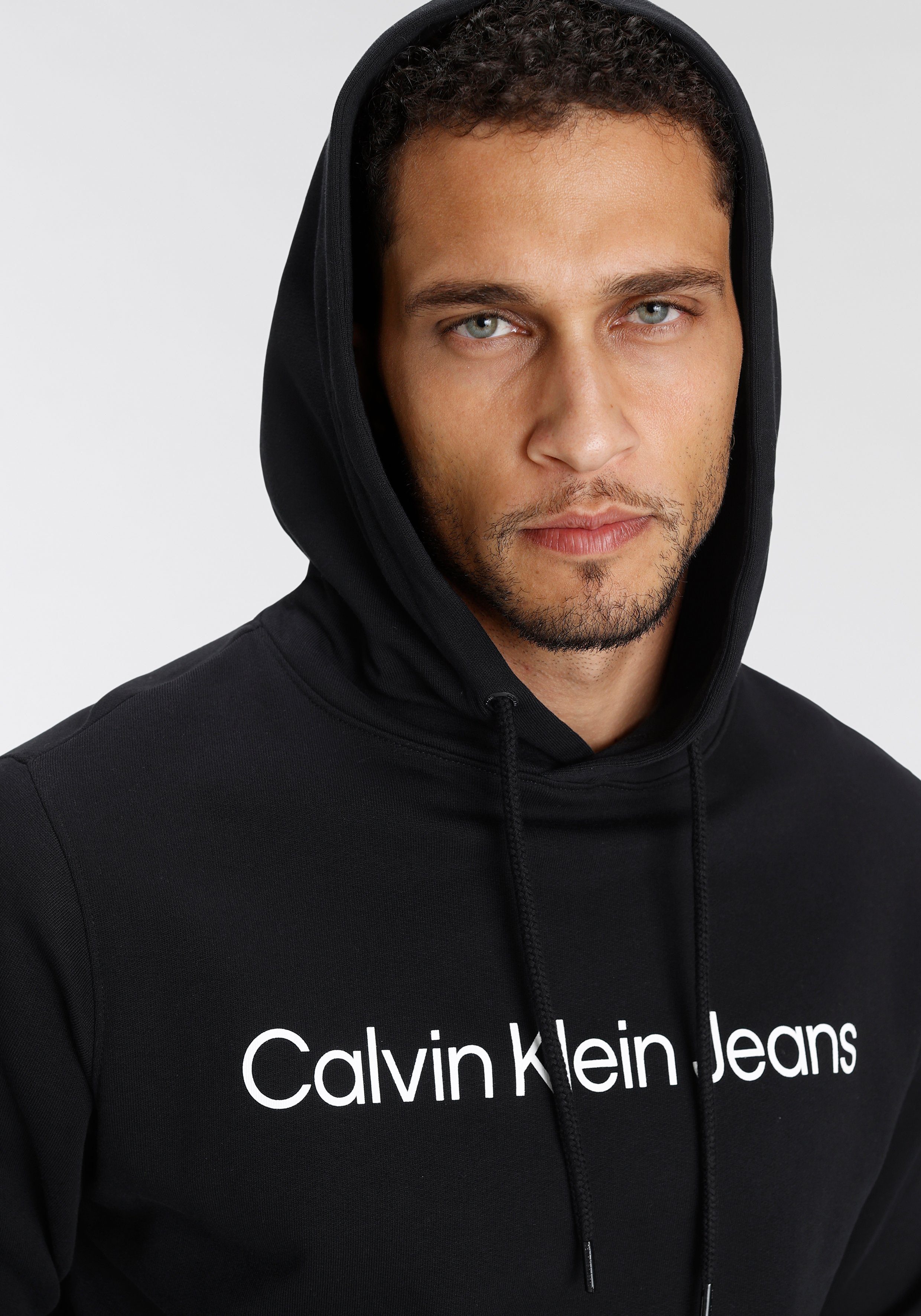 Jeans Calvin INSTITUTIONAL Kapuzensweatshirt LOGO Ck HOODIE Klein Black CORE