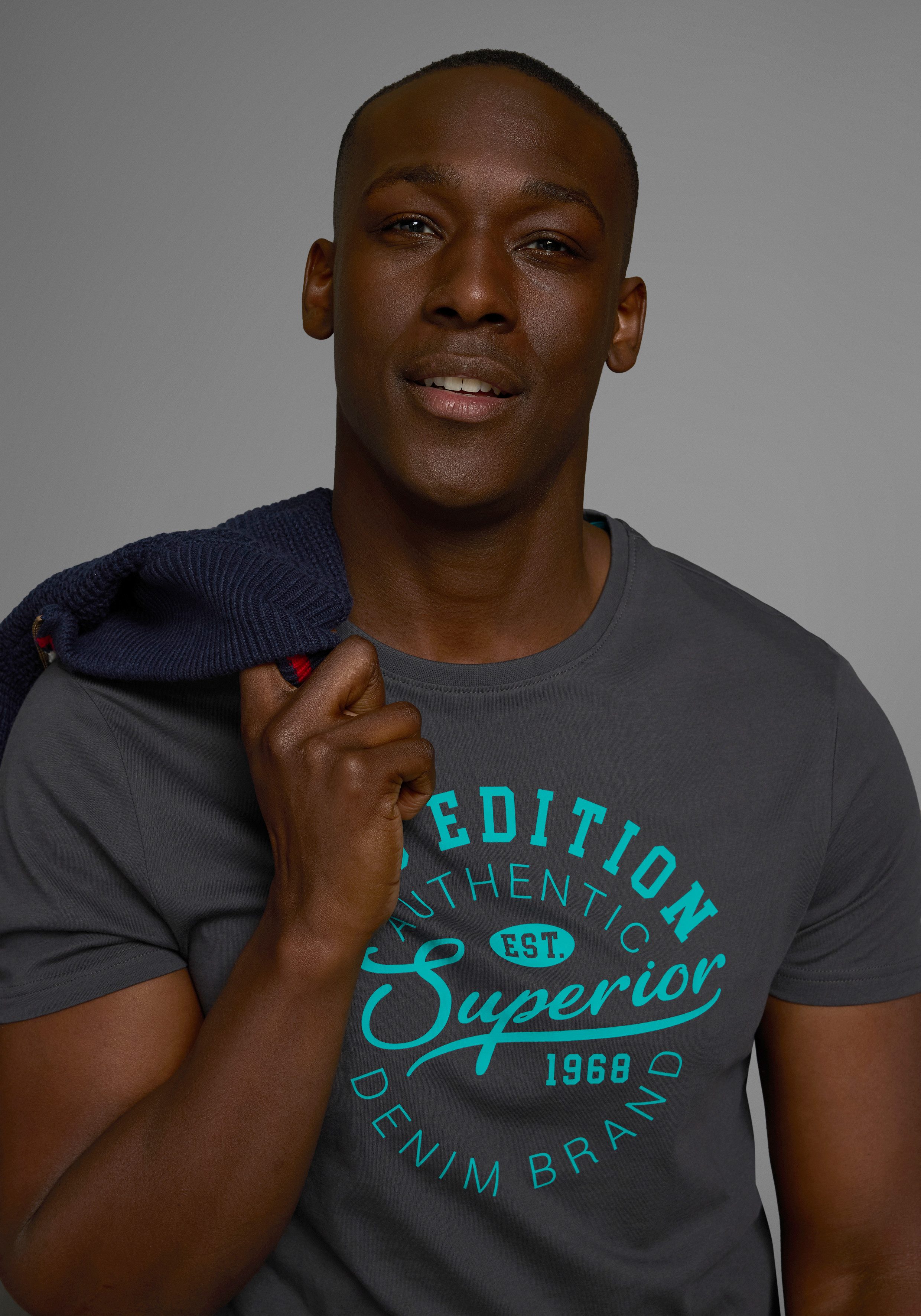 AJC T-Shirt Kurzarm, schmale Passform, im Vintage-Design