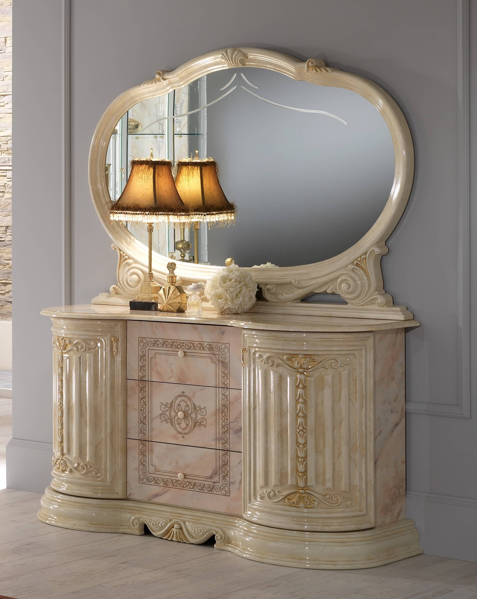 Interdesign24 Barockspiegel Bella (mit schwungvollem Rahmen und Goldverzierungen, mit Gravur), in Beige/Gold Hochglanz