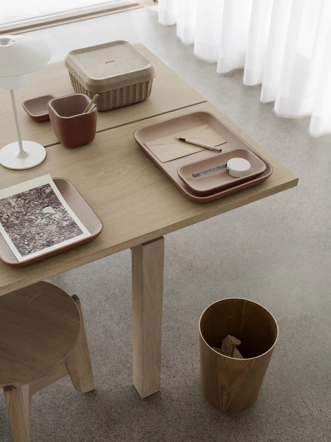 blomus Papierkorb -WILO- Papiereimer: Natürliches Design in Holzoptik für das Office, Hochwertig, Holzoptik, Platzsparend, Modernes Design, Zeitlos