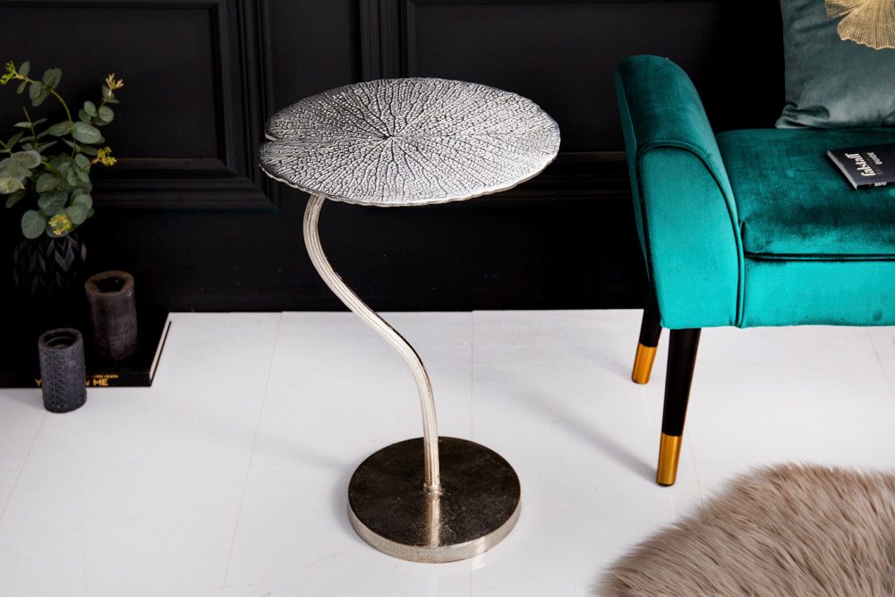 riess-ambiente Beistelltisch LEAF 42cm silber, Schlafzimmer · Metall · Blatt-Design · Handarbeit · Wohnzimmer