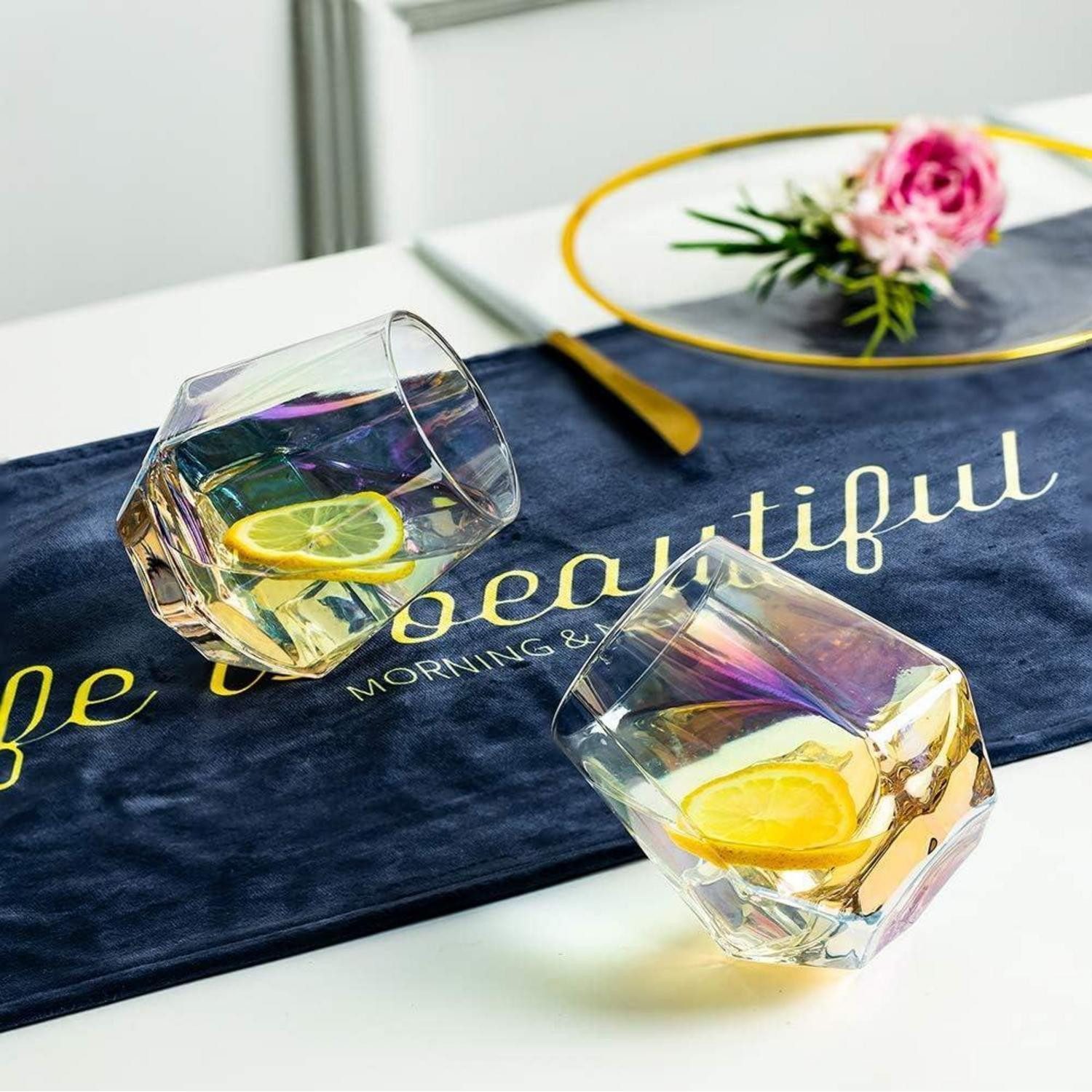 LuxusKollektion Whiskyglas Diamond Whisky Glasses 2er-Set Gekipptes Scotchglas 300 Ml Bourbon Rum