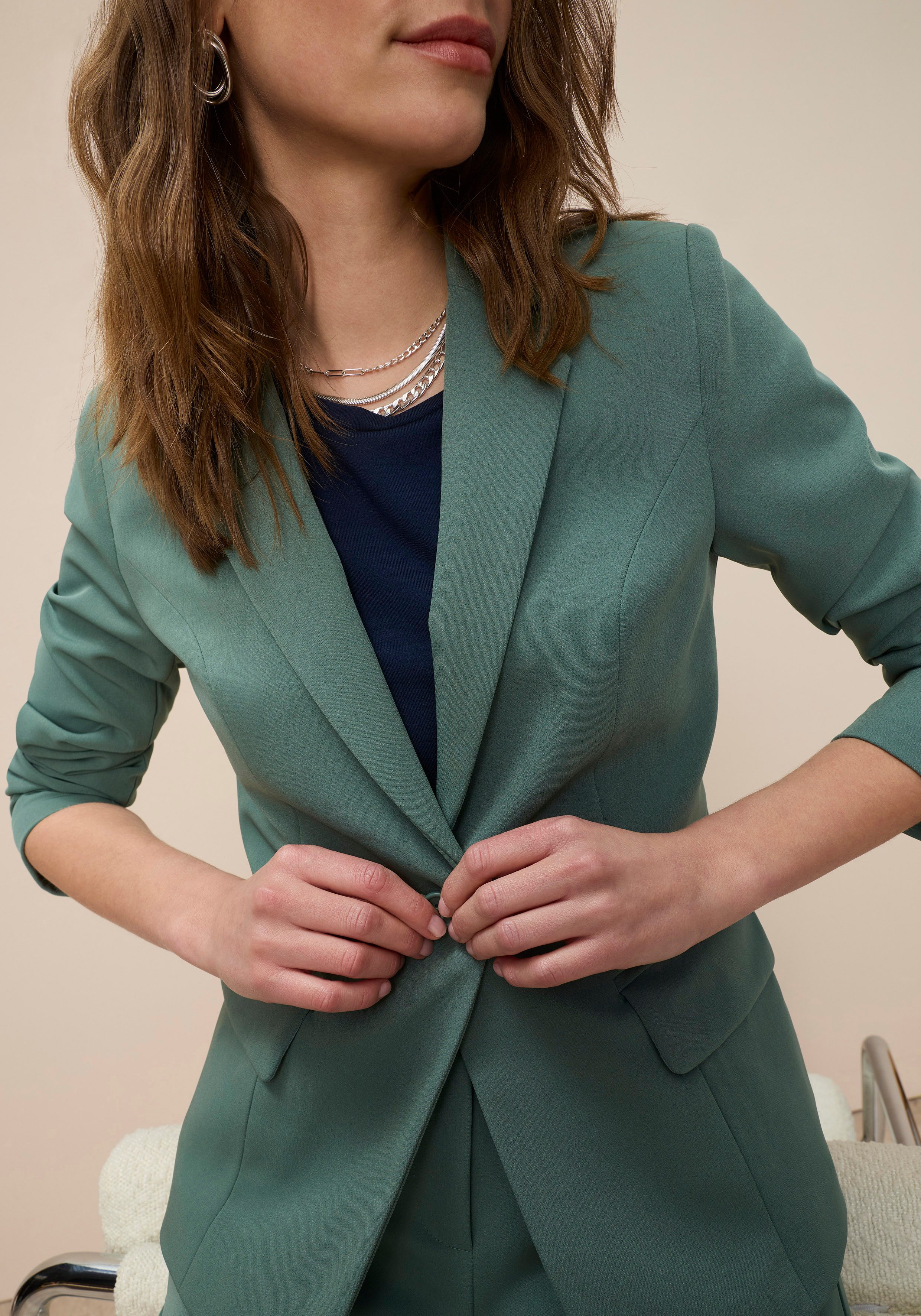 Tamaris Kurzblazer in Trendfarben - mit passender Hose