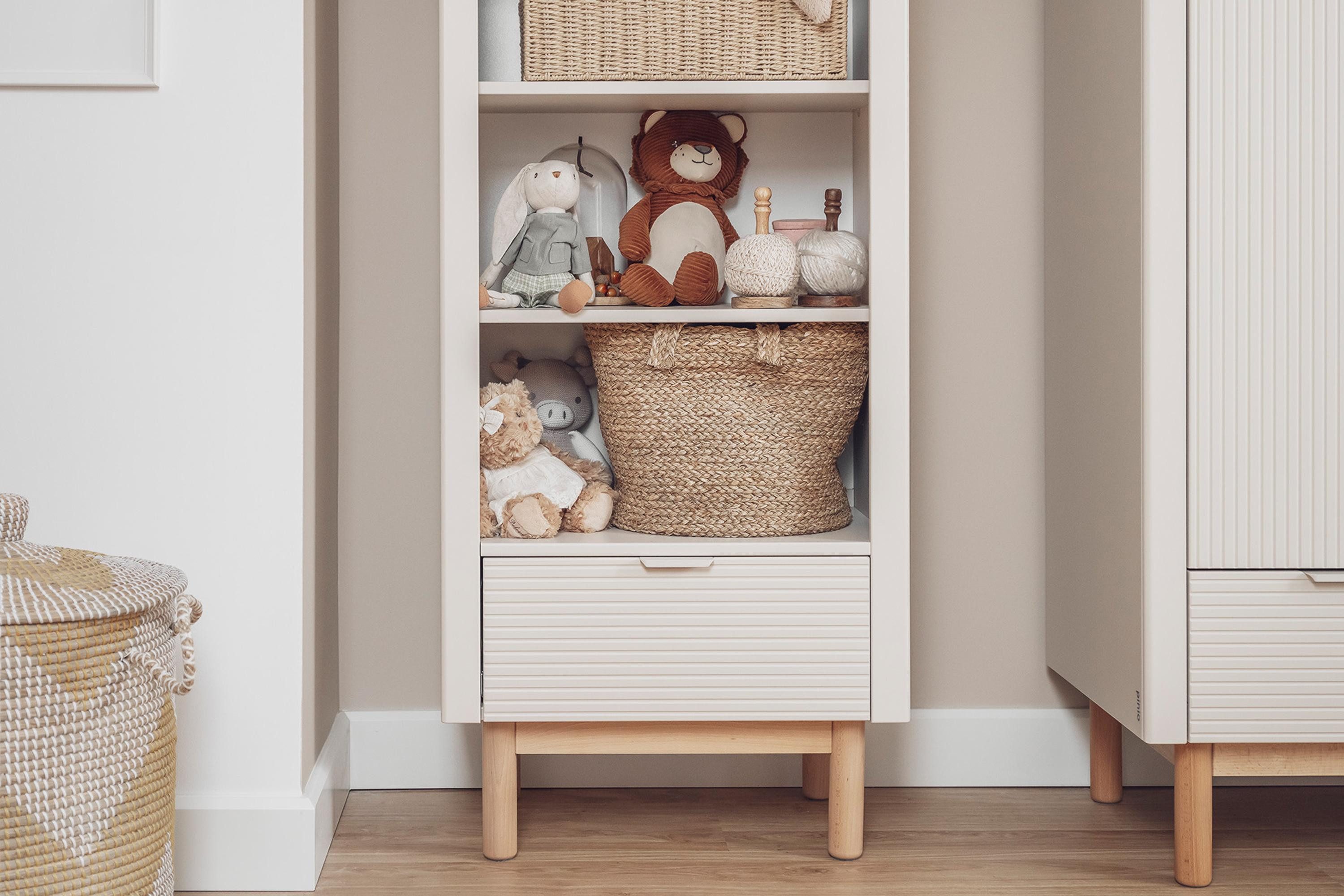 KONSIMO® Kinderregal LOTTI Standregale, hergestellt in der EU, handgefertigt, mit Schublade, Soft-Close-Funktion