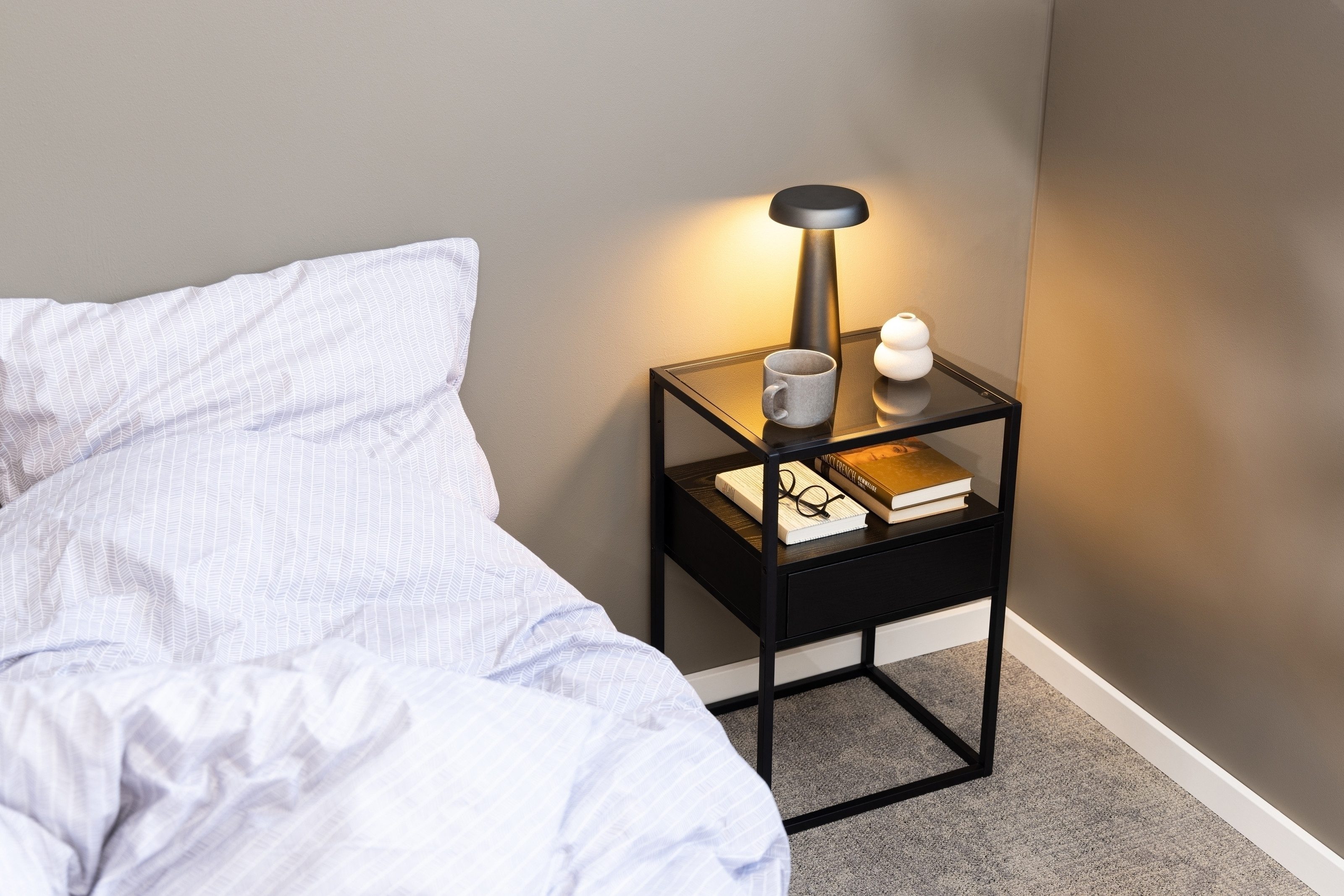 ACTONA GROUP Nachttisch in Grau, Glas, MDF, Stahl - 40x60x35cm (BxHxT) günstig online kaufen