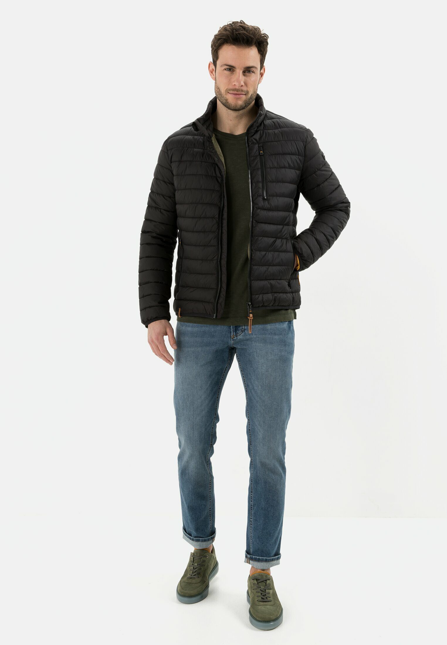 camel active Blouson ohne Daune aus recyceltem Polyester Markenlabel