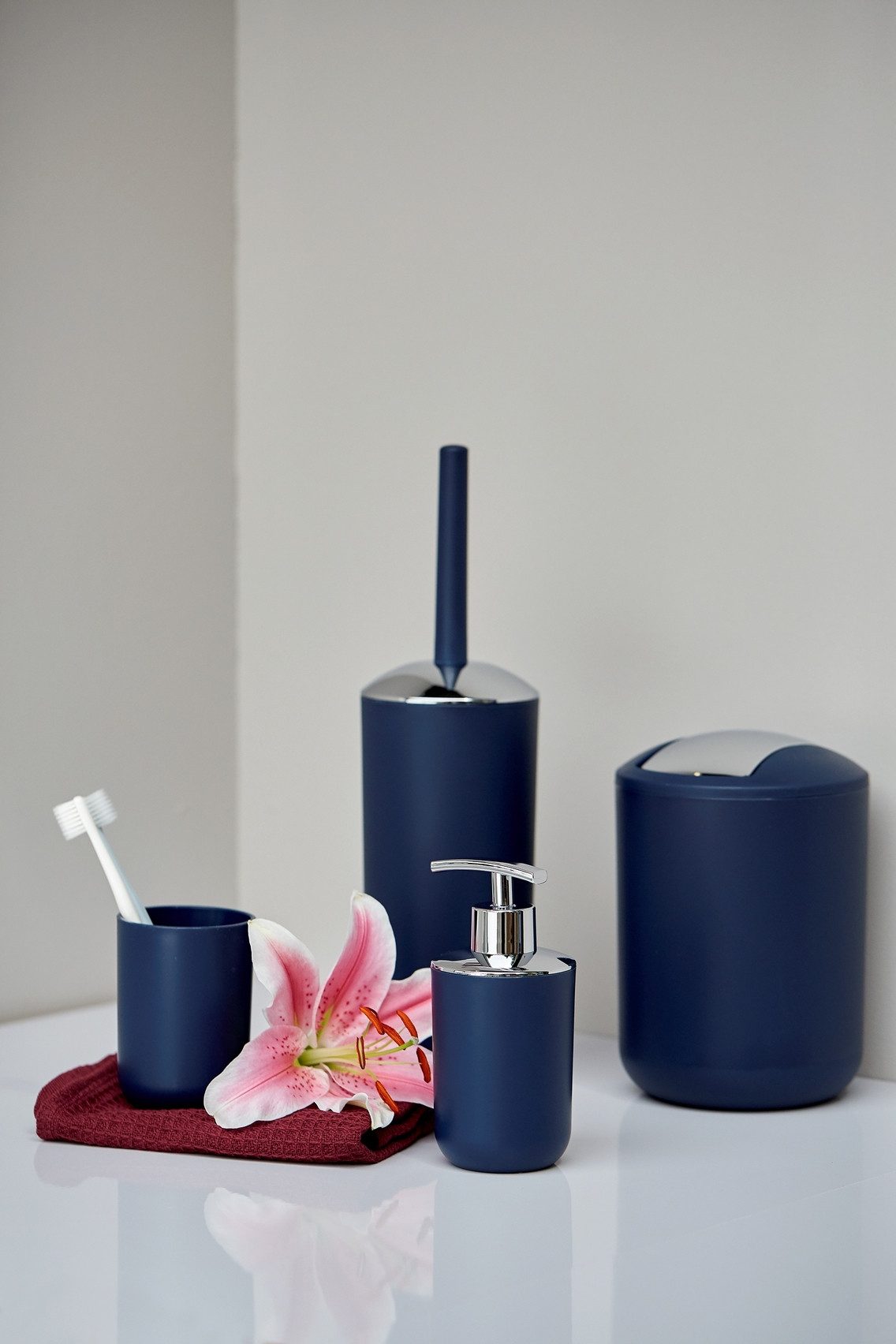 WENKO Badaccessoire-Set Brasil, Set, Seifenspender, Zahnputzbecher, WC-Garnitur & Kosmetikeimer