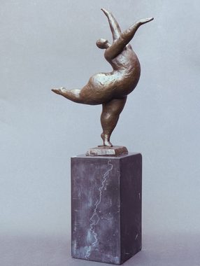 AFG Dekoobjekt Bronze Figur einer korpulenten Tänzerin auf Marmorsockel