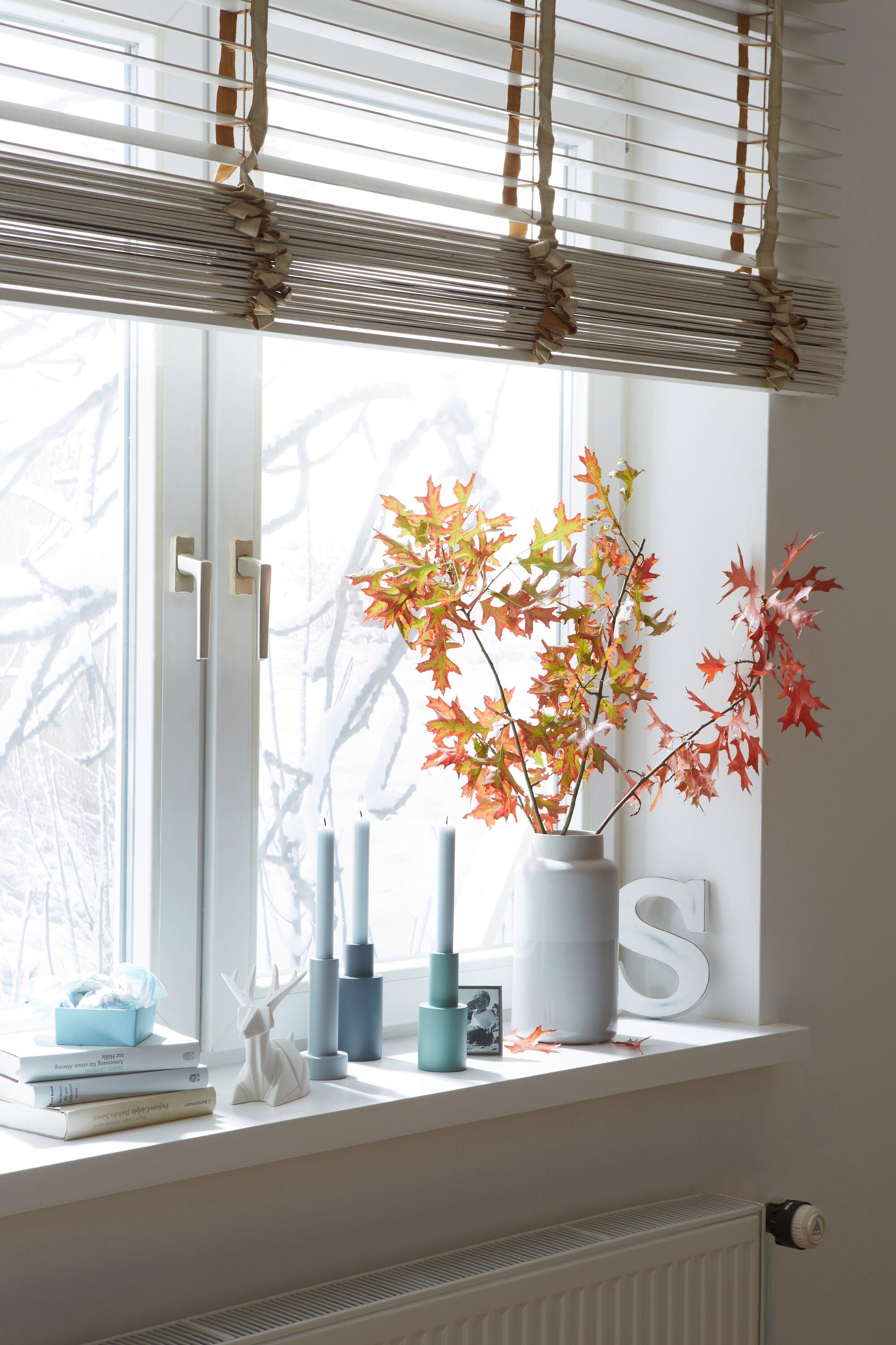 tesa Fensterfolie tesamoll THERMO COVER Fensterisolierfolie, transparent, glatt, wärmedämmende Folie - einfache Montage - durchsichtig - 1,7 m : 1,5 m