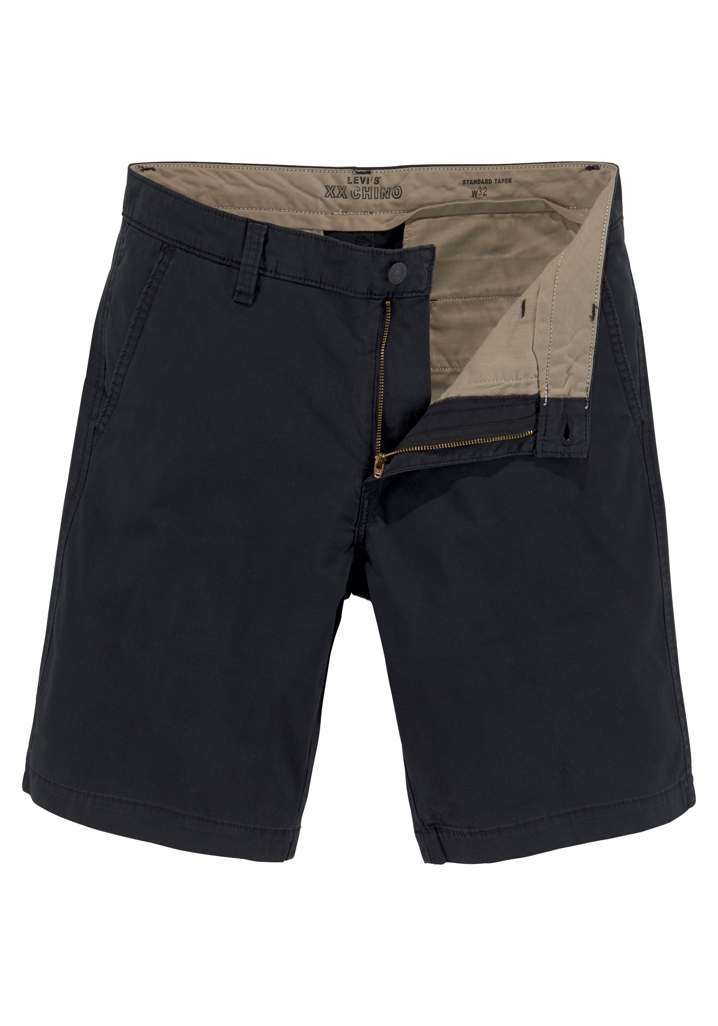 black Chinoshorts II Logobadge Levi's® CHINO SHORT mit XX