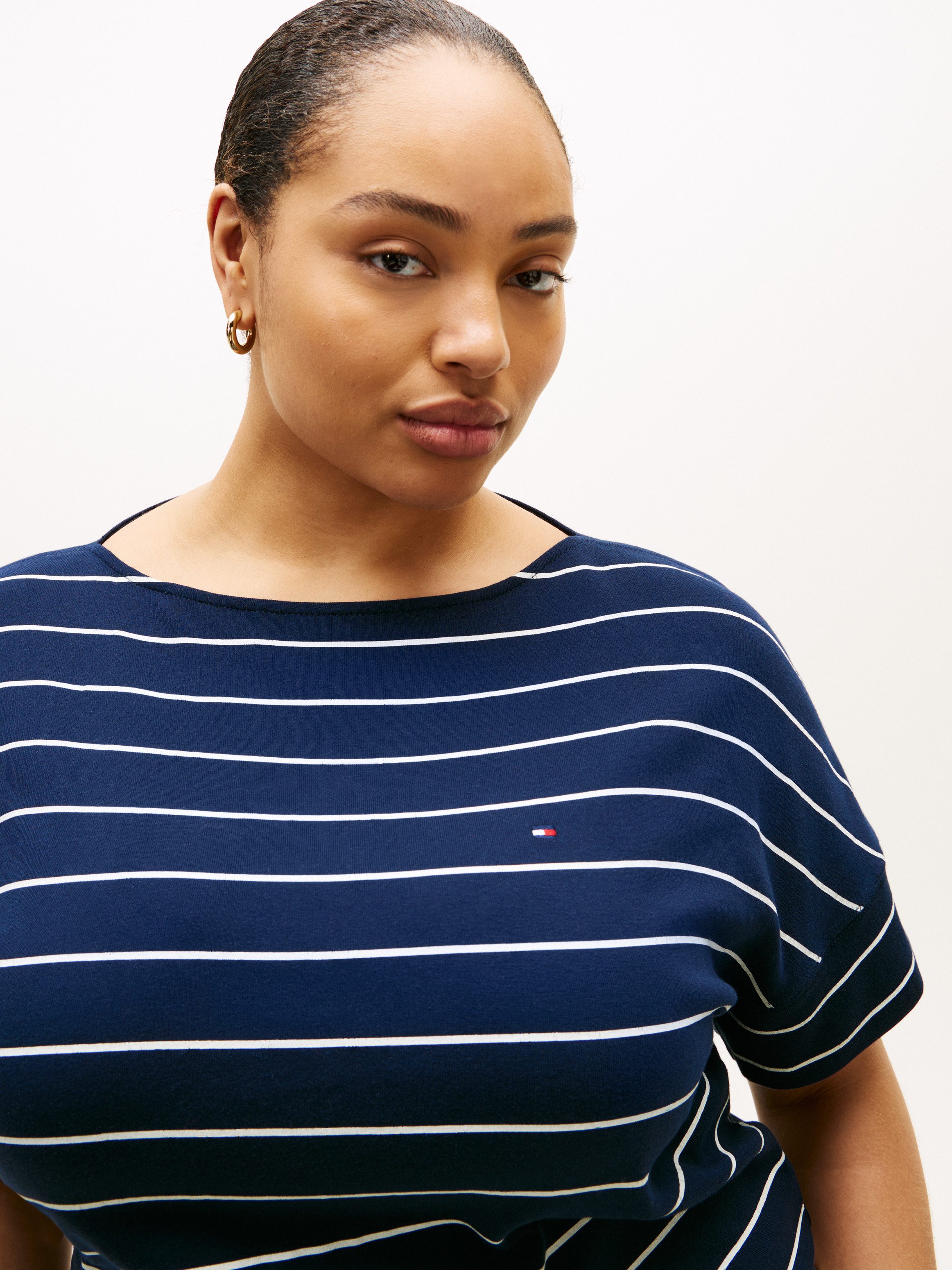 Tommy Hilfiger Curve Kurzarmshirt CRV MDRN CODY CAP SLV C-NK TEE in großen Größen